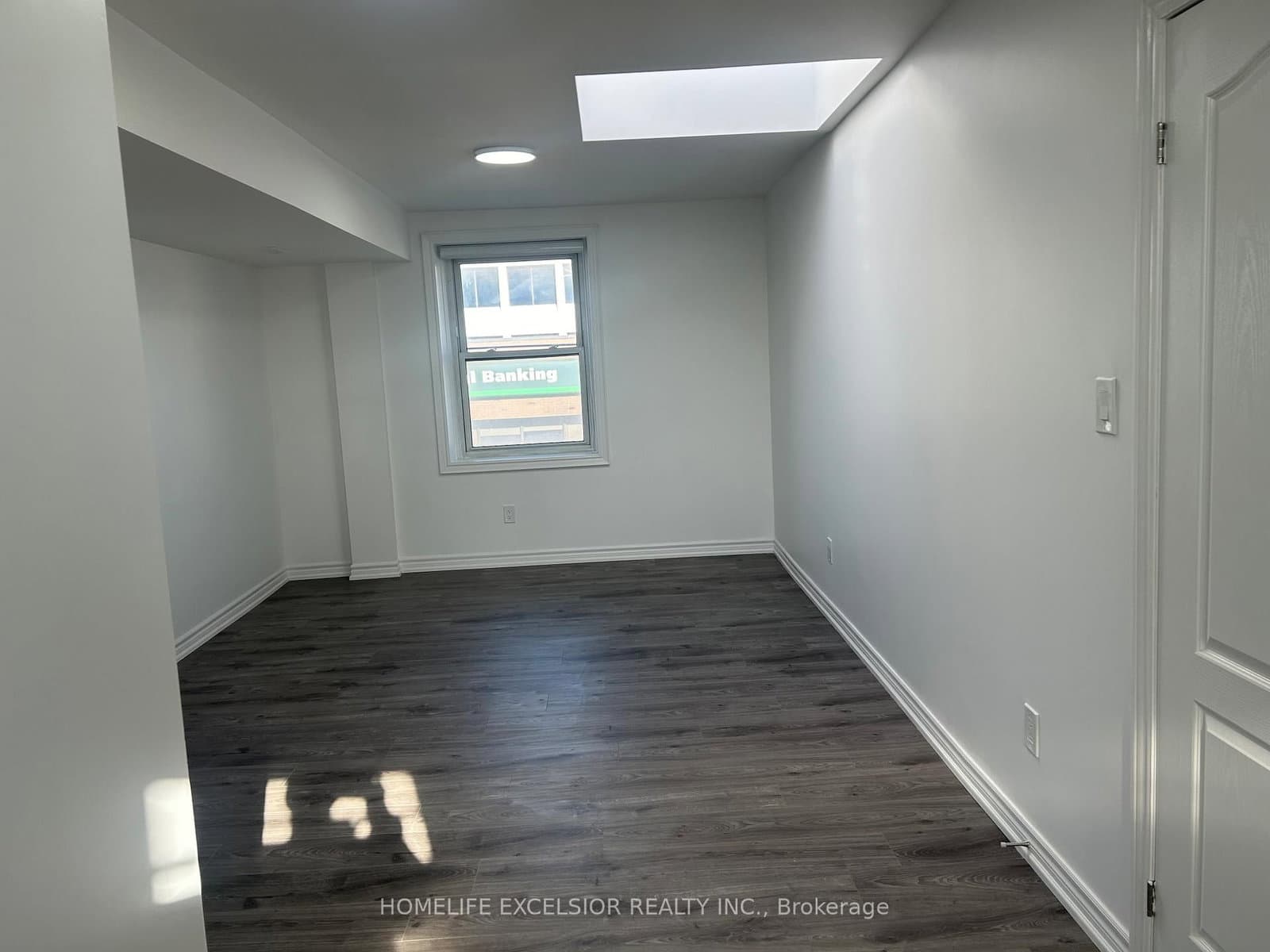 3 Simcoe Street S, Unit Unit 5 - Image 1