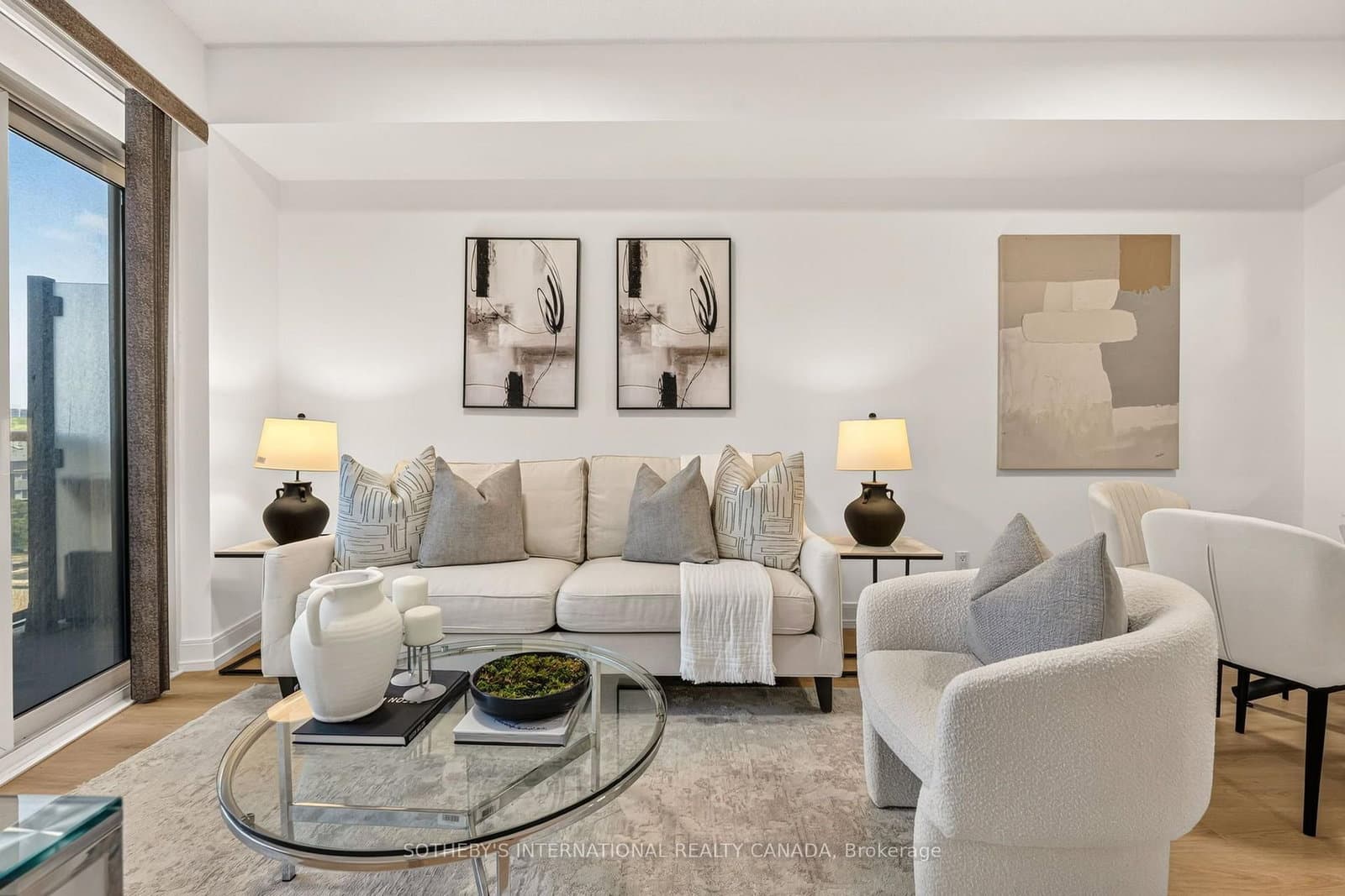 135 Village Green Square, Unit 519 thumbnail 11