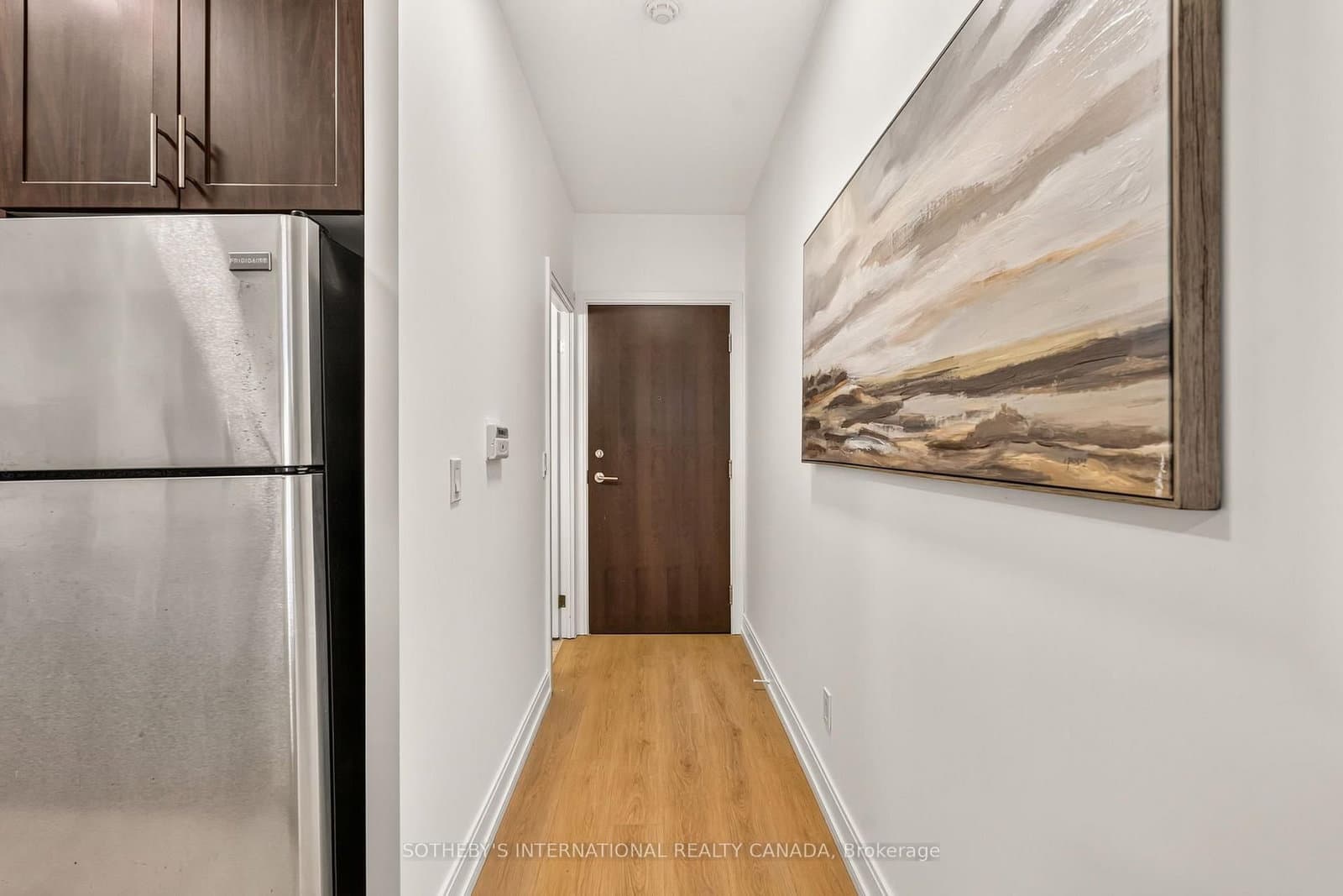 135 Village Green Square, Unit 519 thumbnail 19