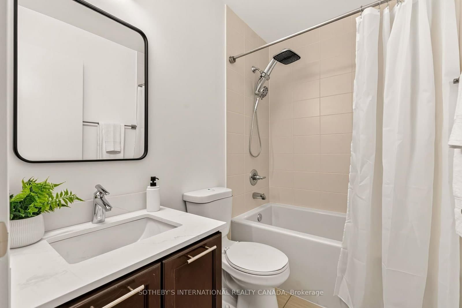 135 Village Green Square, Unit 519 thumbnail 21
