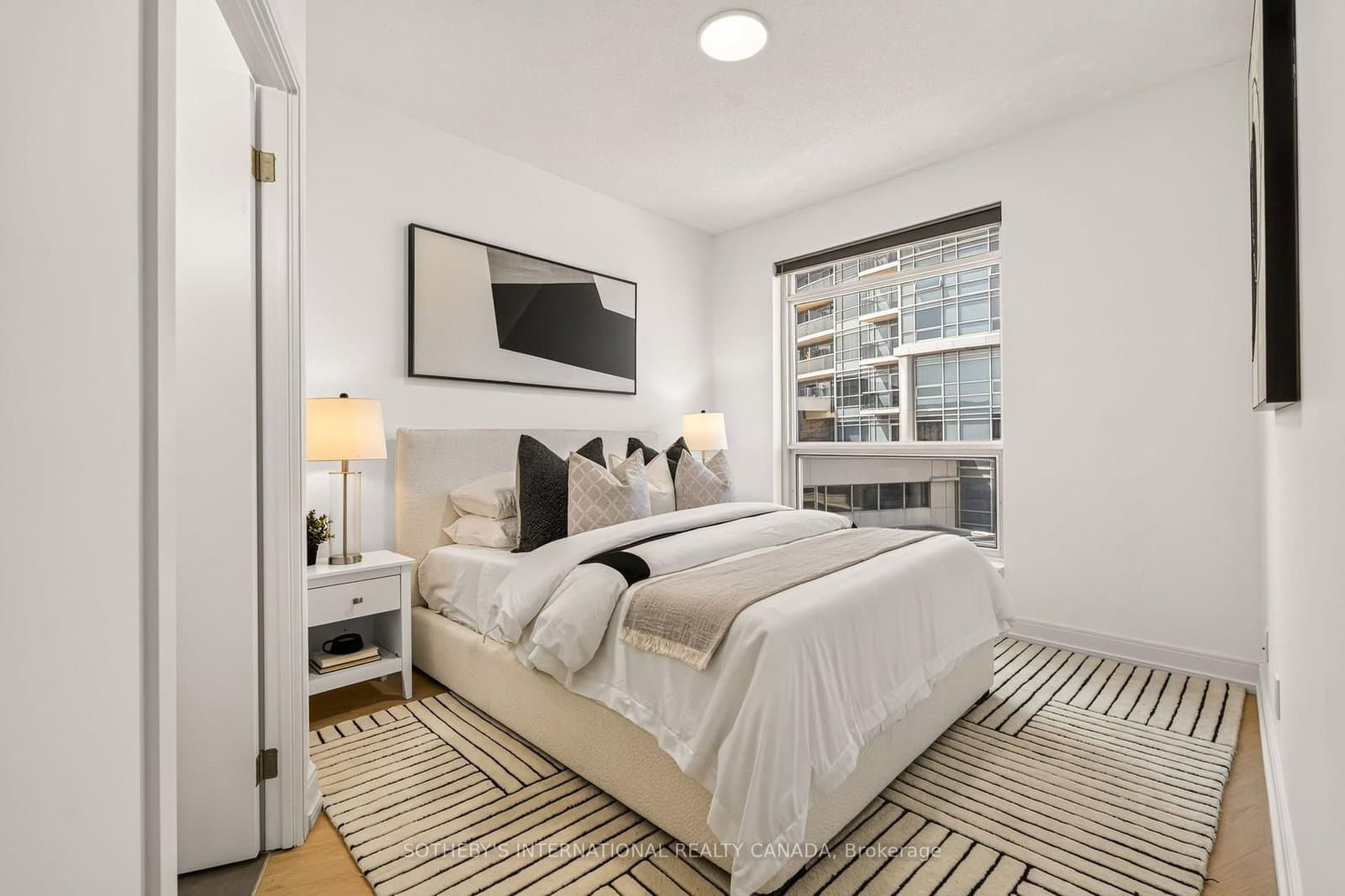 135 Village Green Square, Unit 519 thumbnail 24