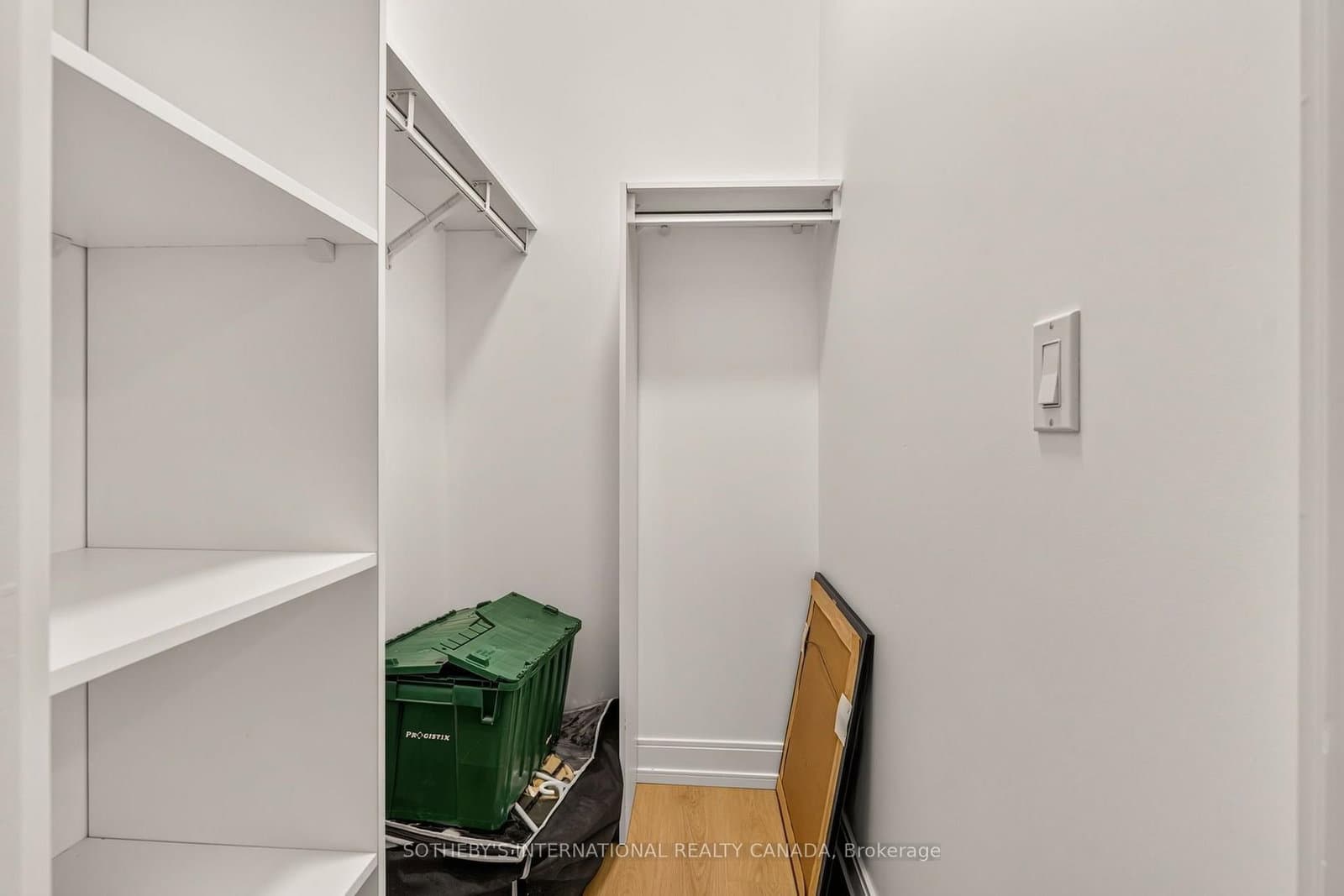 135 Village Green Square, Unit 519 thumbnail 30