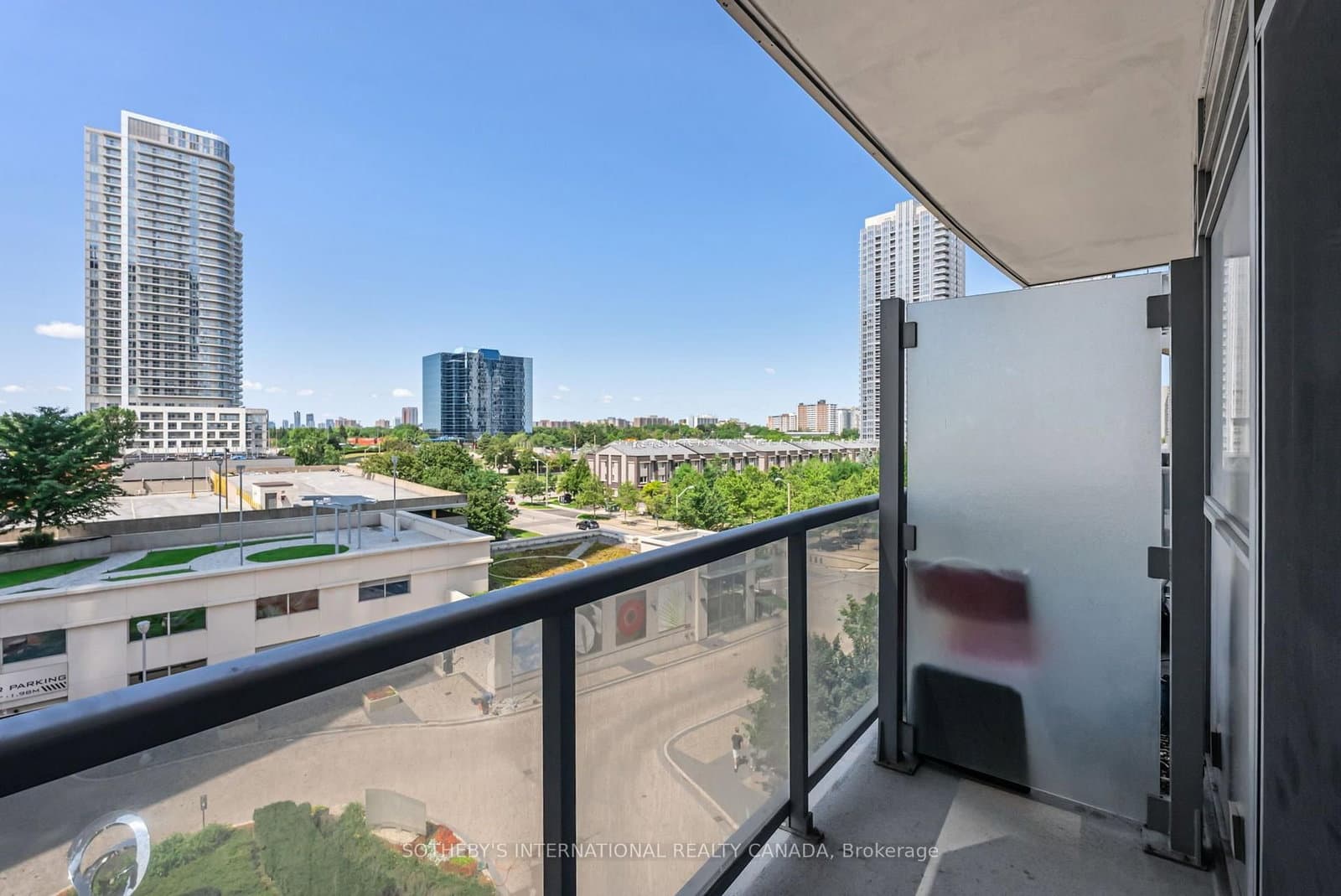 135 Village Green Square, Unit 519 thumbnail 33