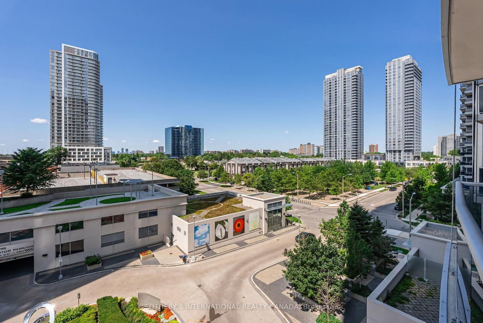 135 Village Green Square, Unit 519 thumbnail 34