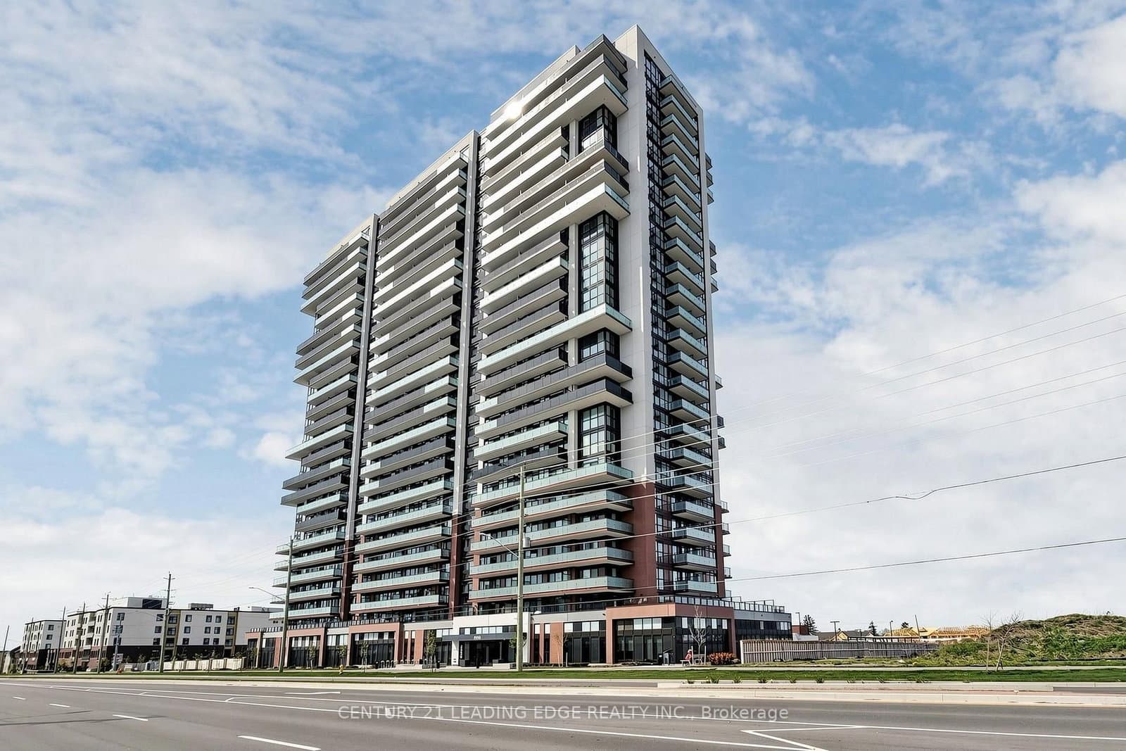 2550 Simcoe Street N, Unit 409