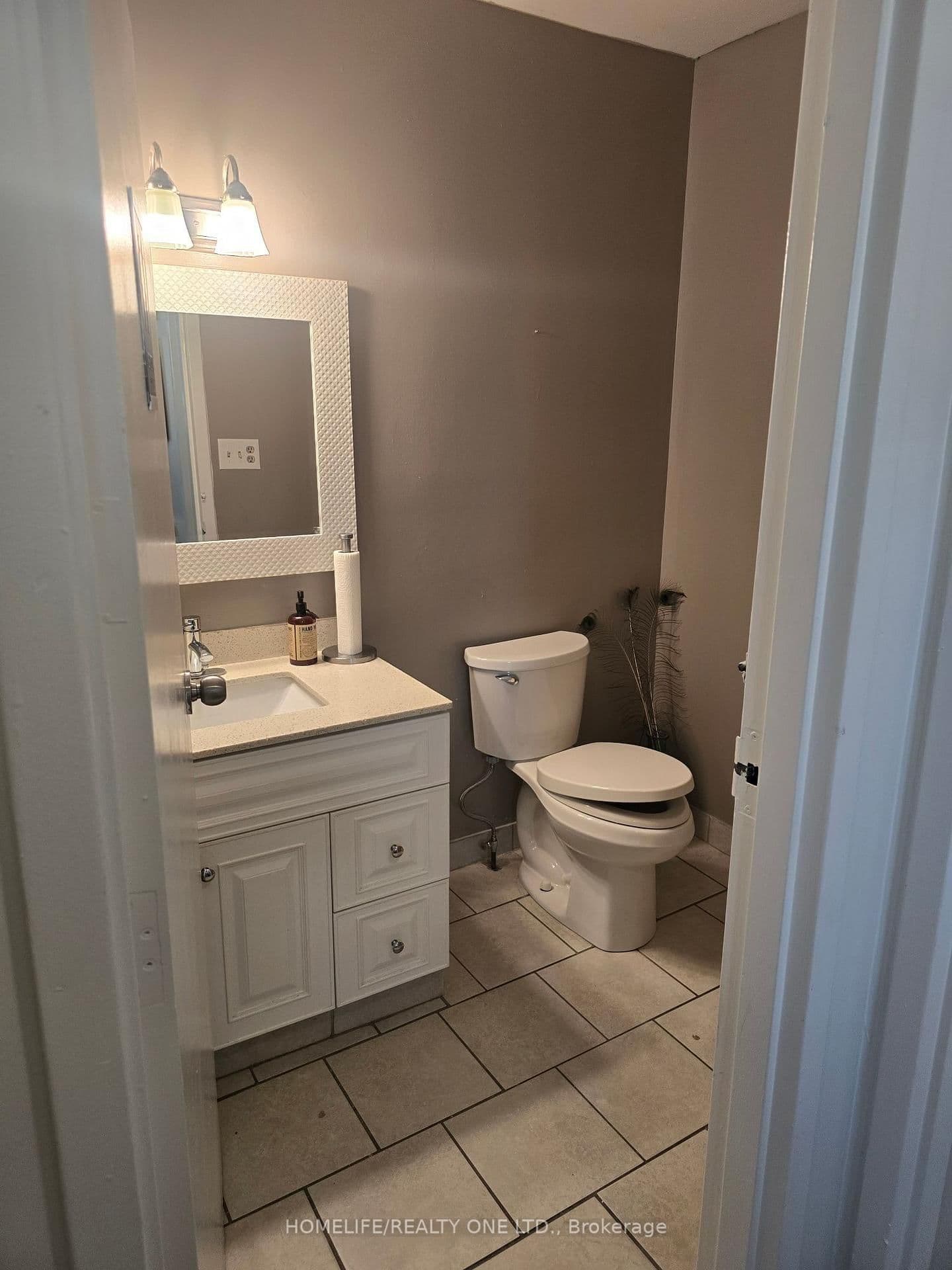 115 S Danforth Avenue, Unit 304 thumbnail 6