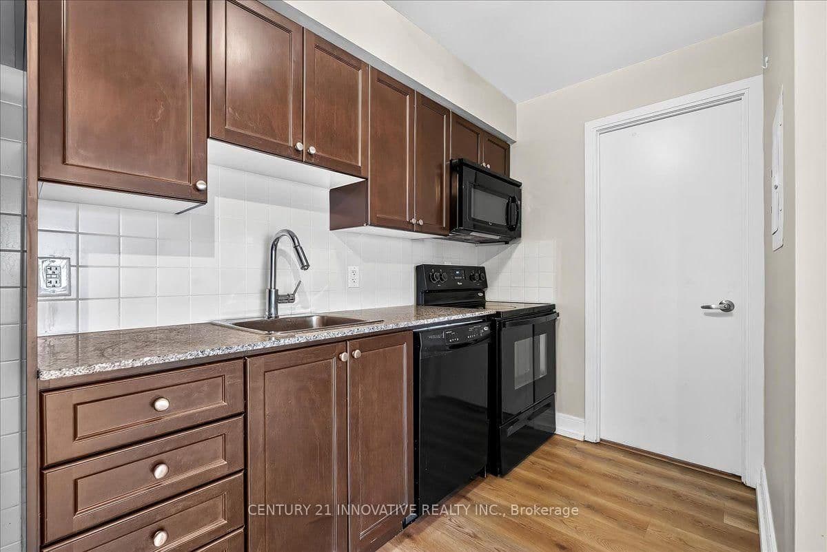 125 Village Green Square, Unit 3501 thumbnail 16