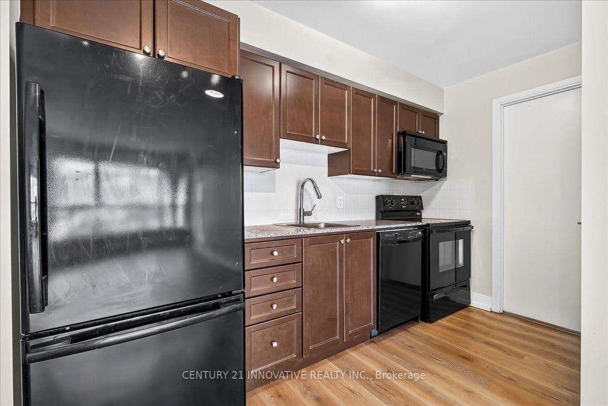 125 Village Green Square, Unit 3501 thumbnail 17
