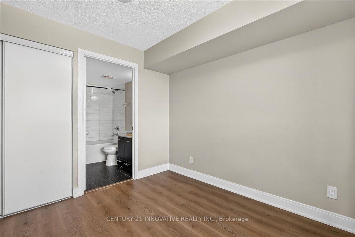 125 Village Green Square, Unit 3501 thumbnail 21