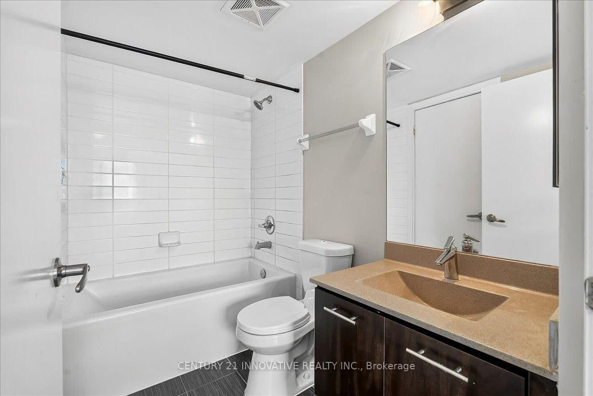 125 Village Green Square, Unit 3501 thumbnail 24