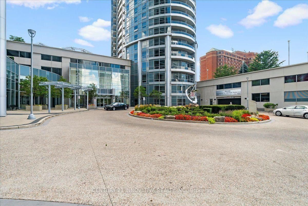 125 Village Green Square, Unit 3501 thumbnail 3