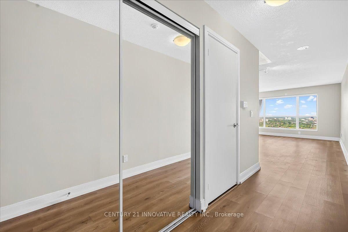 125 Village Green Square, Unit 3501 thumbnail 6