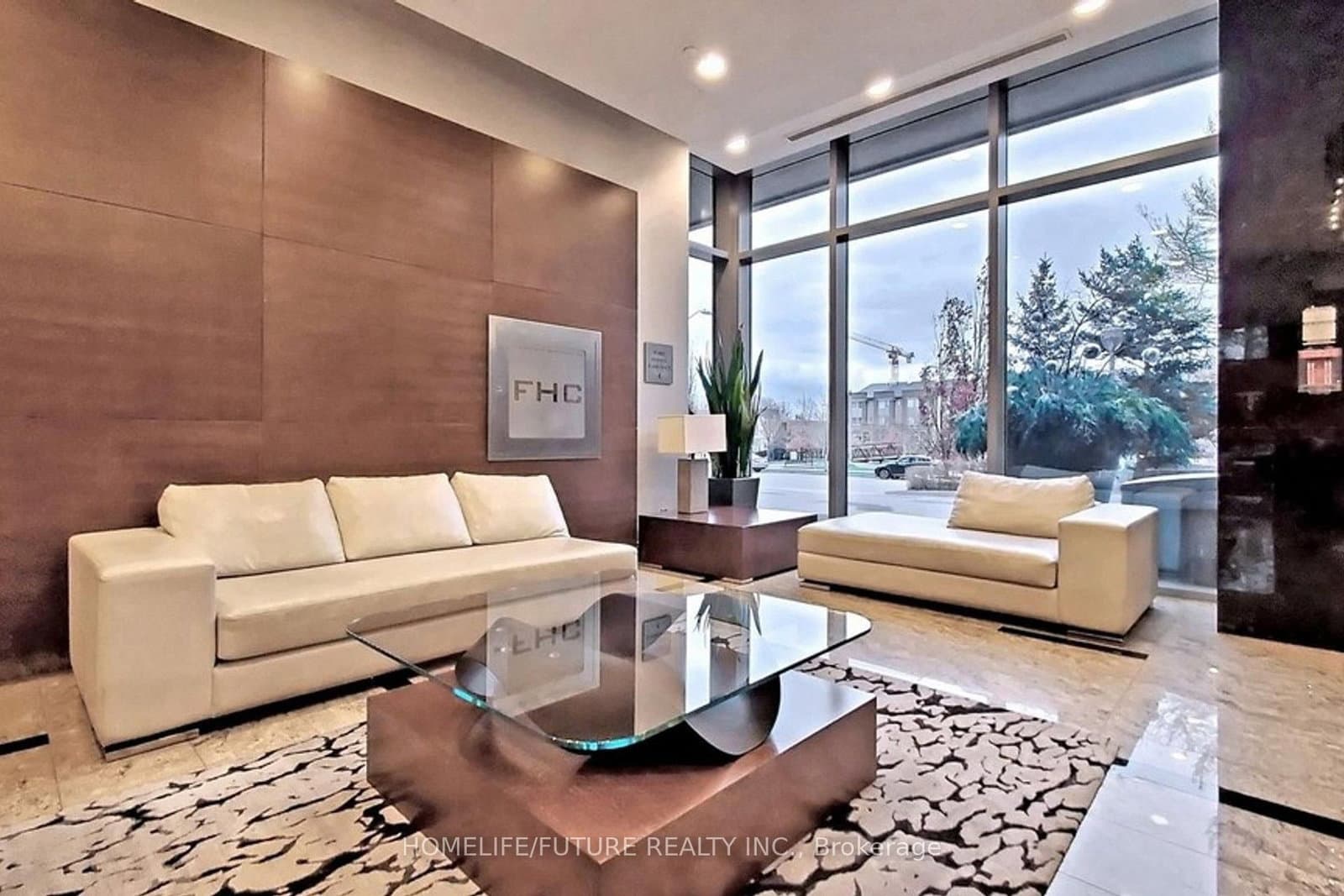 181 Village Green Square, Unit 821 thumbnail 5