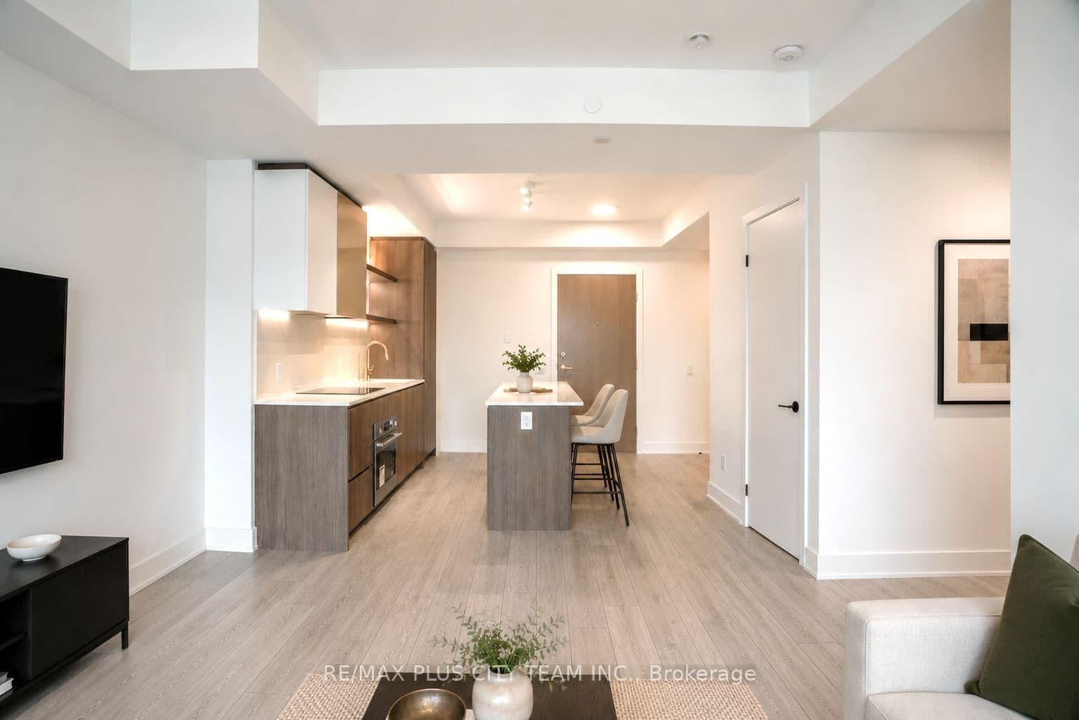 1285 Queen Street E, Unit 303 thumbnail 6