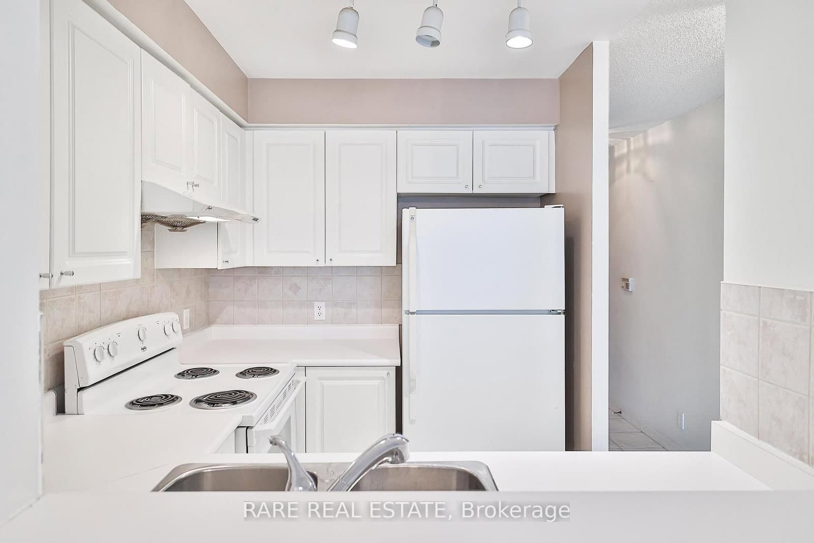 11 Lee Centre Drive, Unit 1016 thumbnail 10