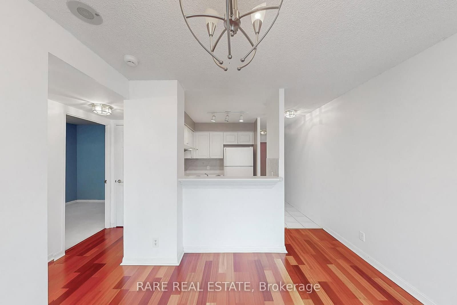 11 Lee Centre Drive, Unit 1016 thumbnail 3
