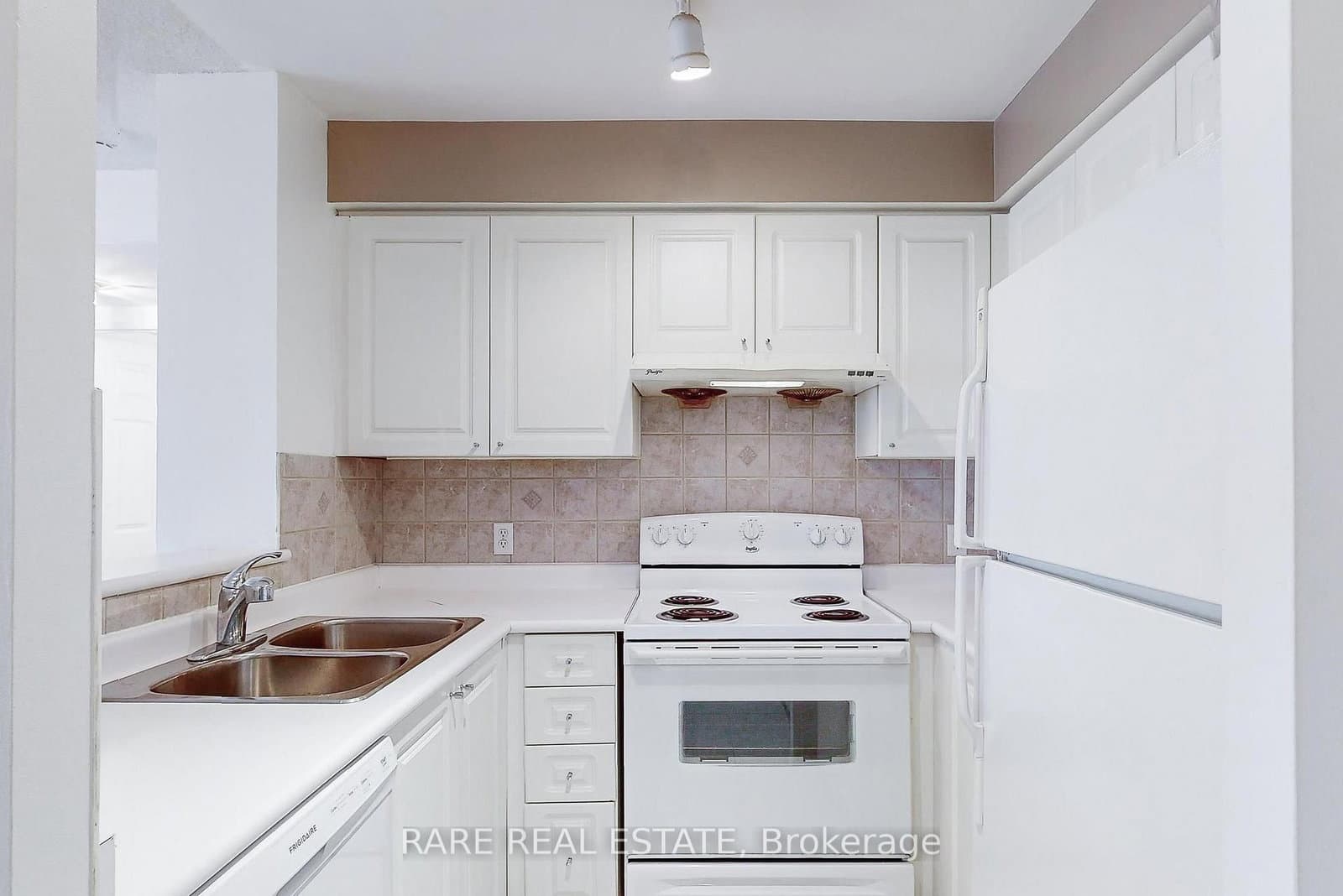 11 Lee Centre Drive, Unit 1016 thumbnail 9