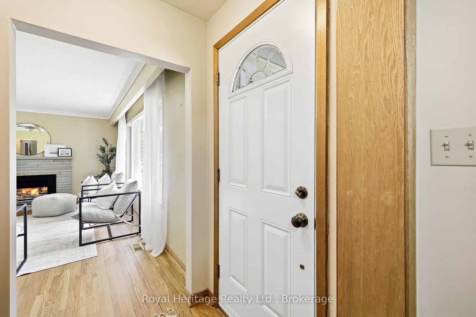12 Simcoe Street thumbnail 5