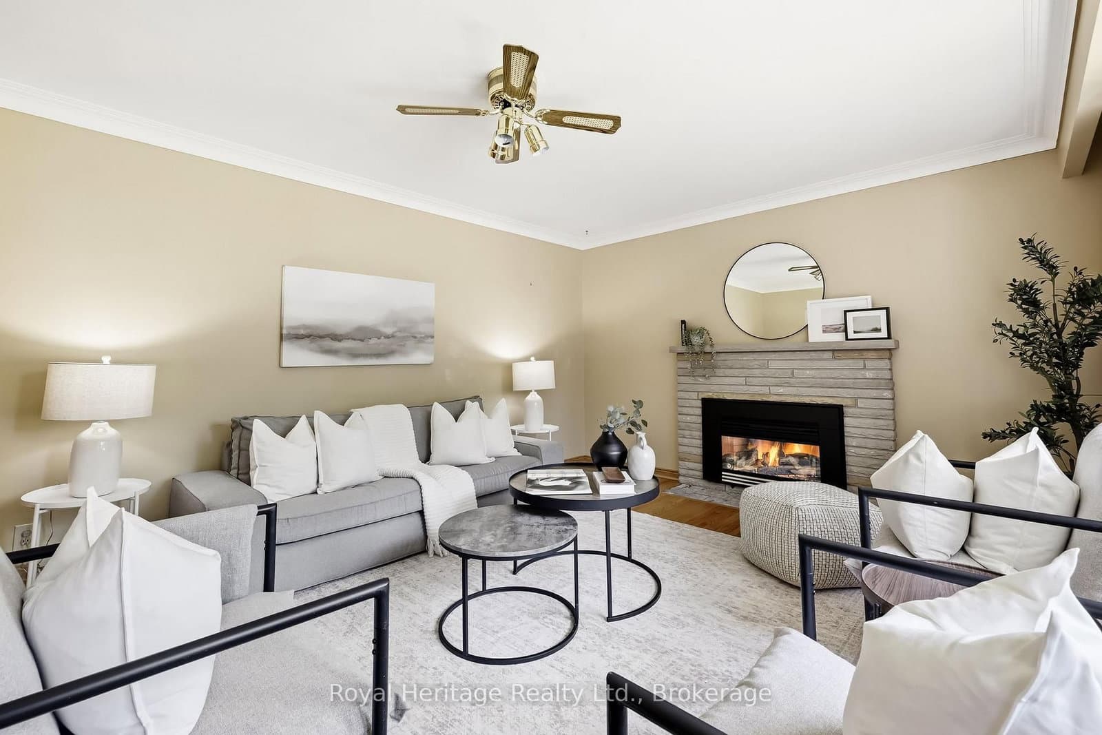 12 Simcoe Street thumbnail 6