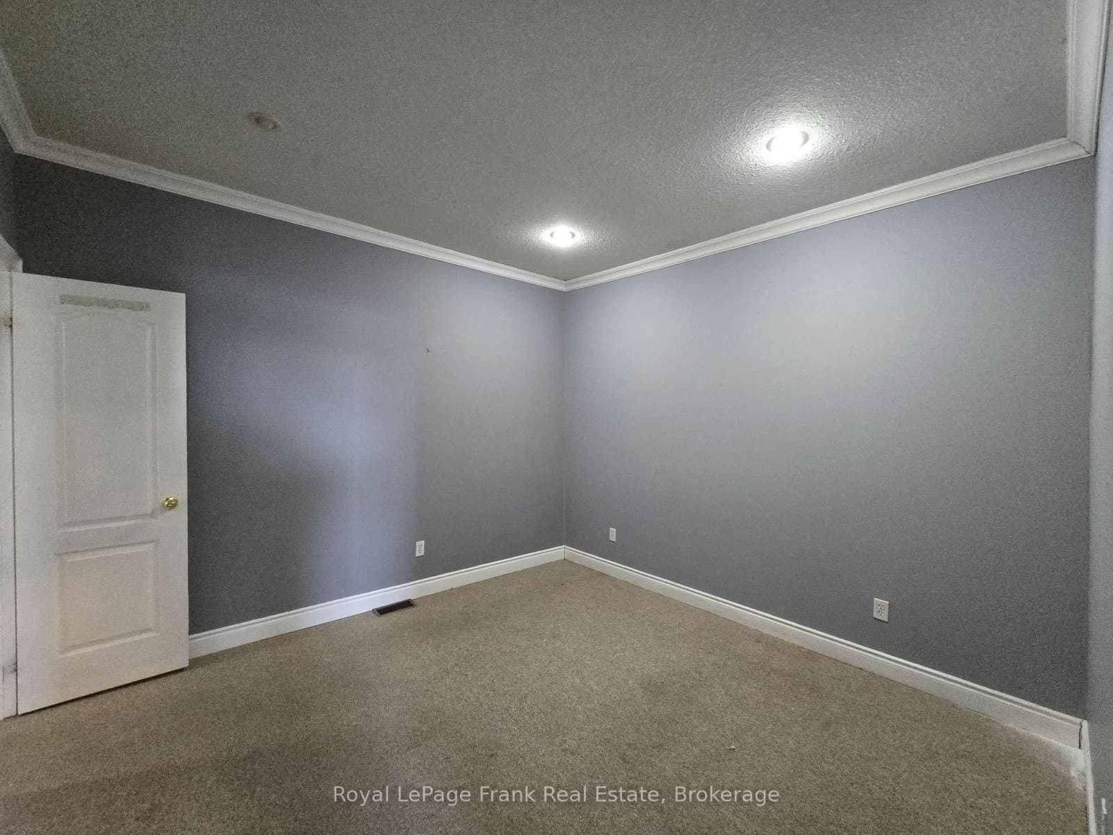 54 King Street E, Unit 208 thumbnail 2