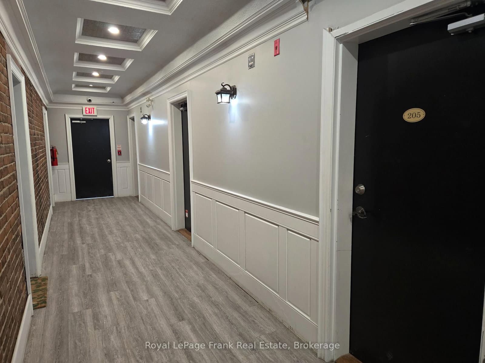 54 King Street E, Unit 208 thumbnail 8