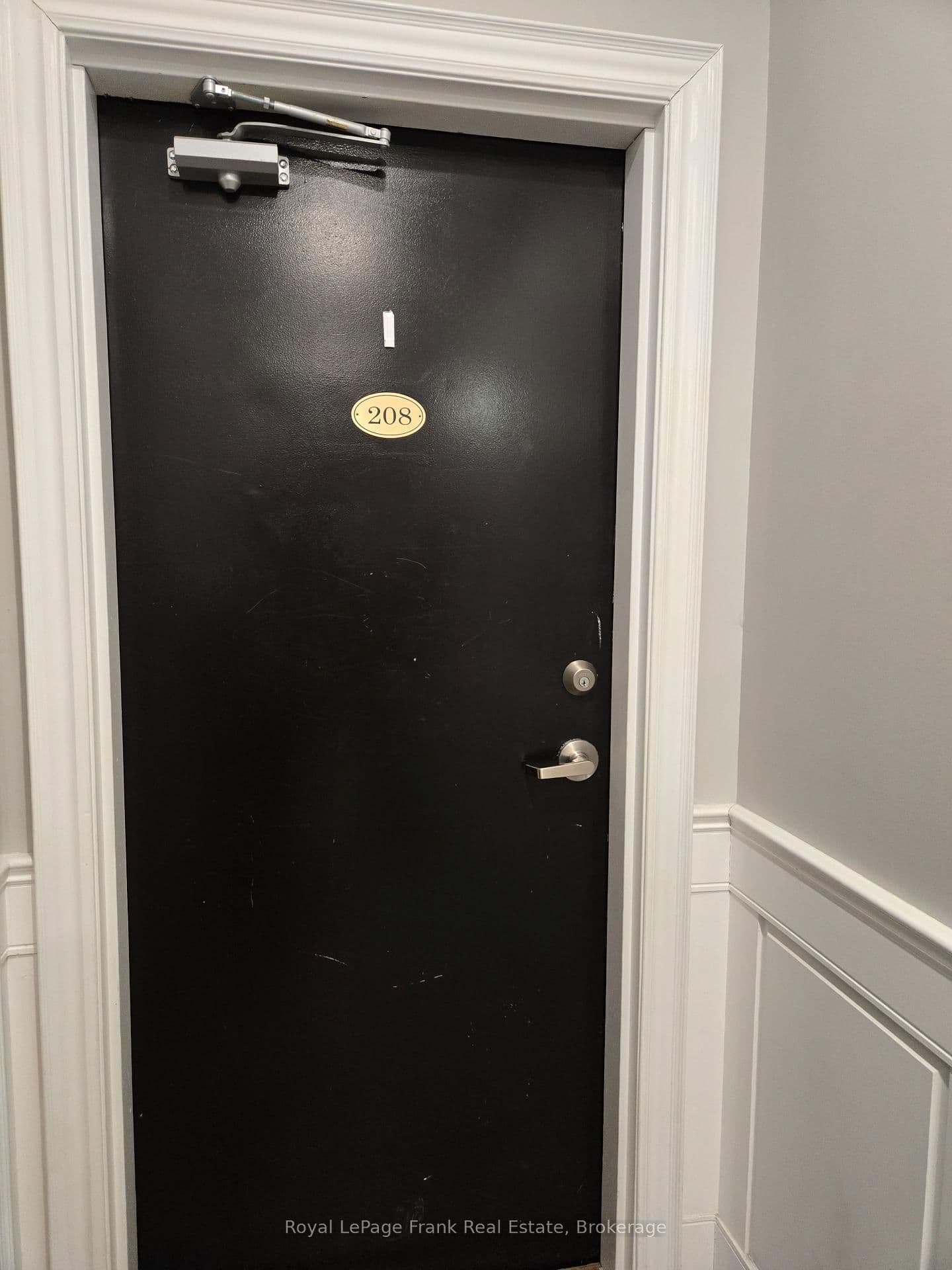 54 King Street E, Unit 208 thumbnail 9