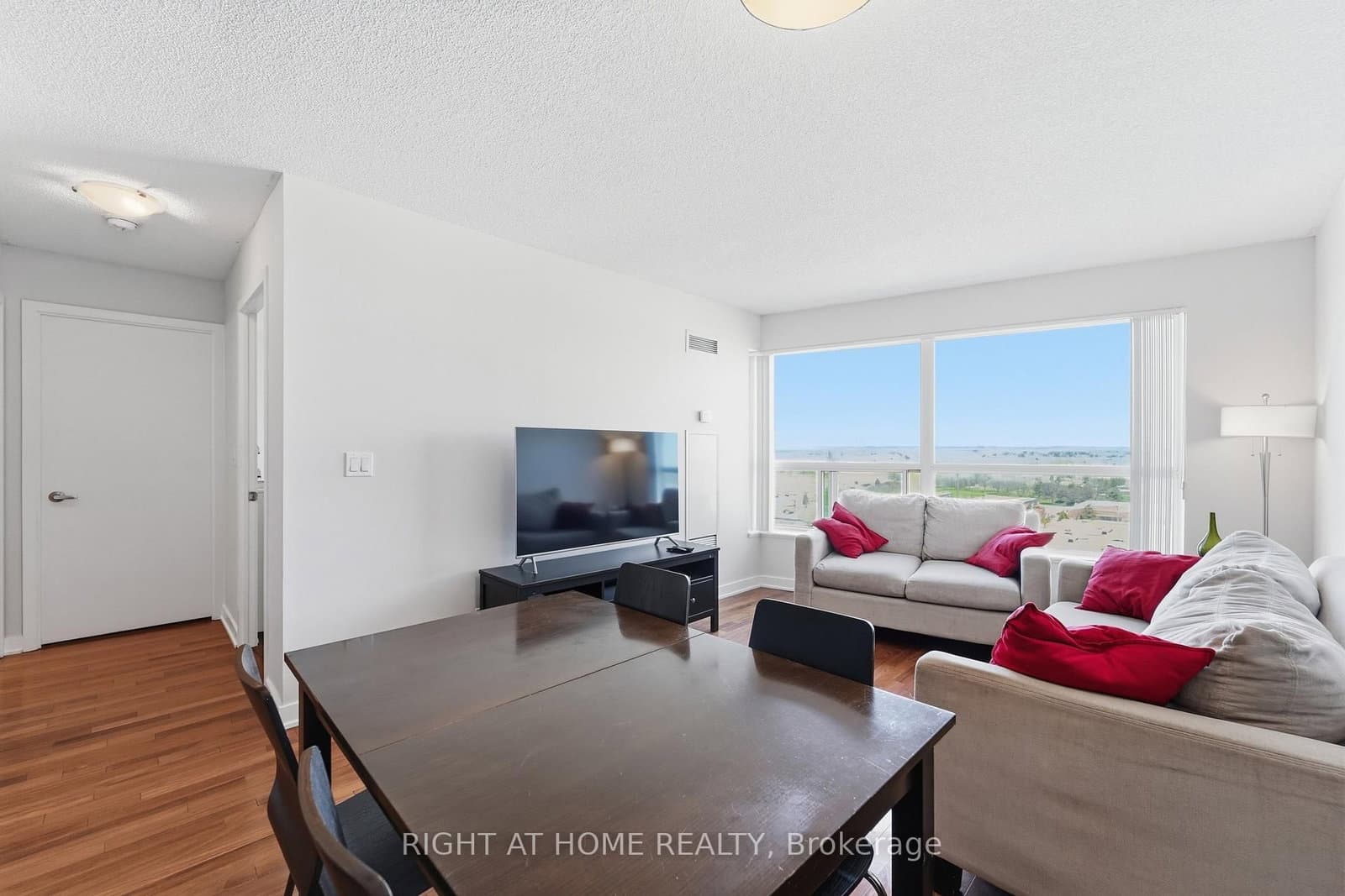 38 Lee Centre Drive, Unit 1612 thumbnail 5