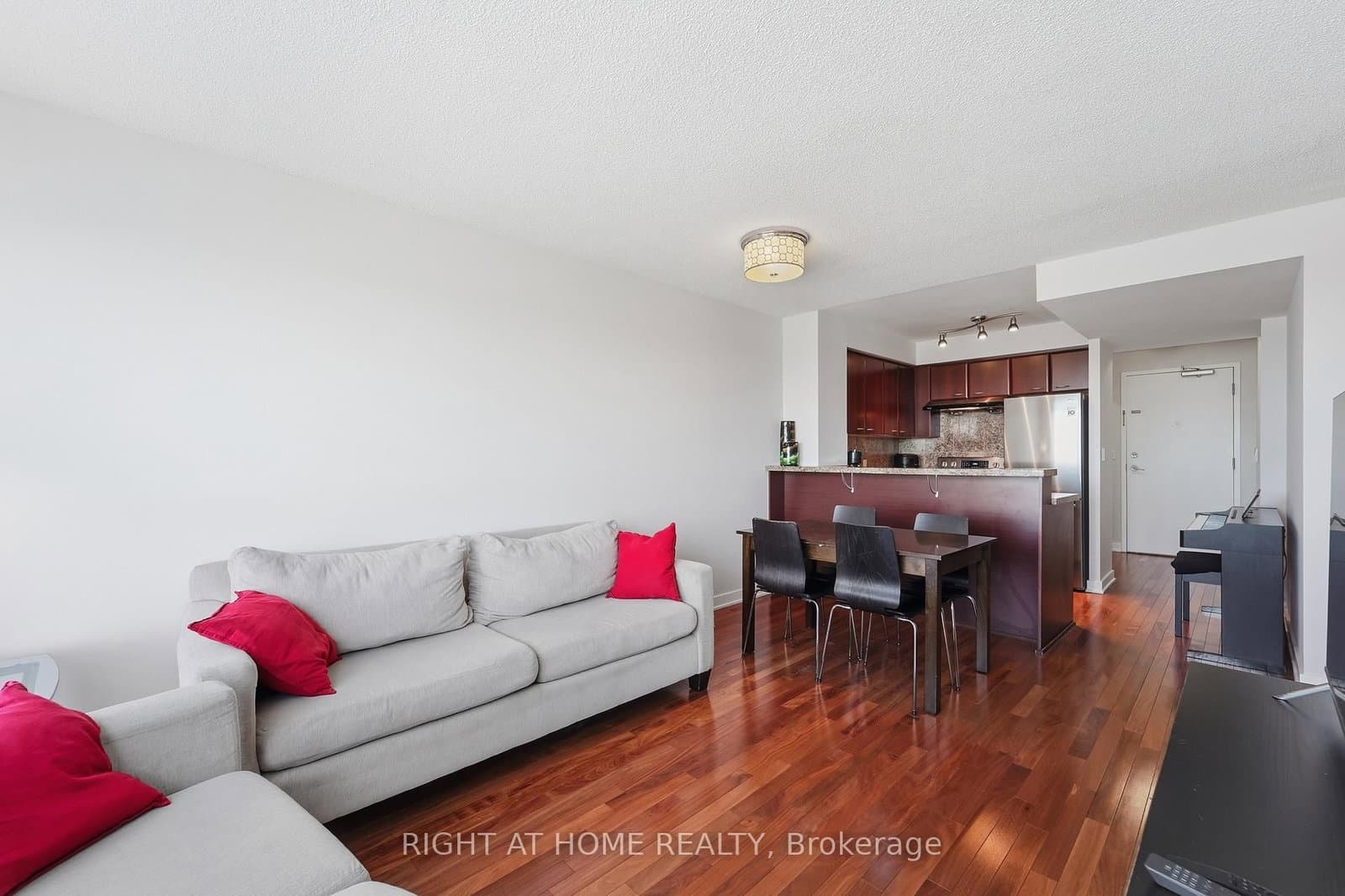 38 Lee Centre Drive, Unit 1612 thumbnail 7