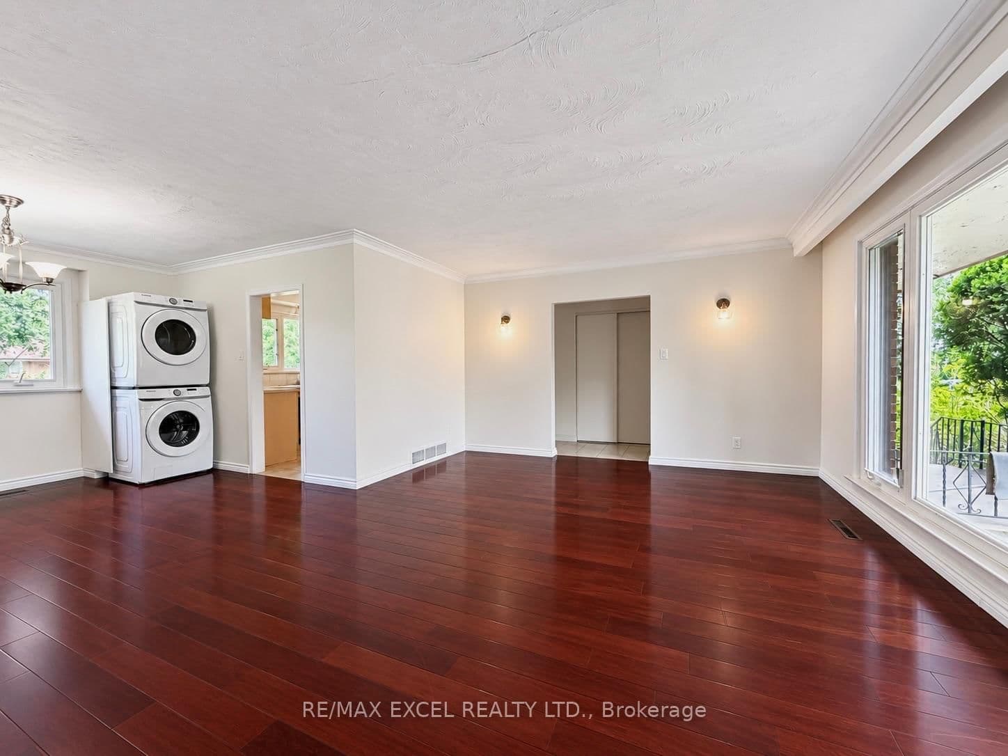 39 Commons Drive, Unit Main - Image 1