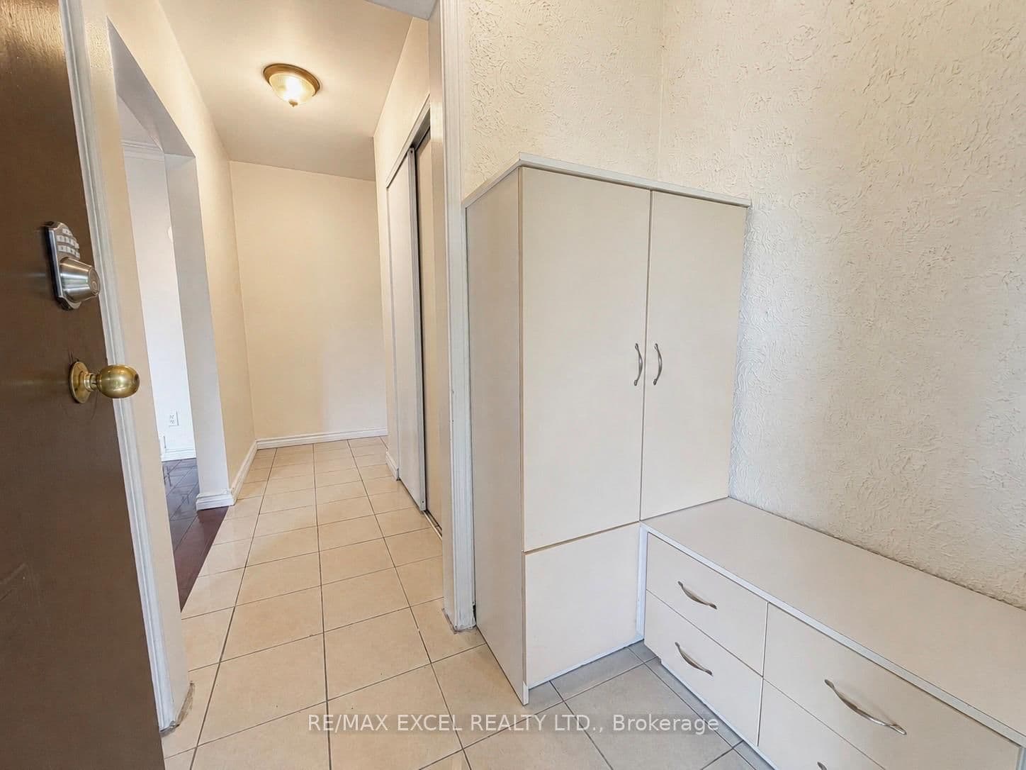 39 Commons Drive, Unit Main thumbnail 2