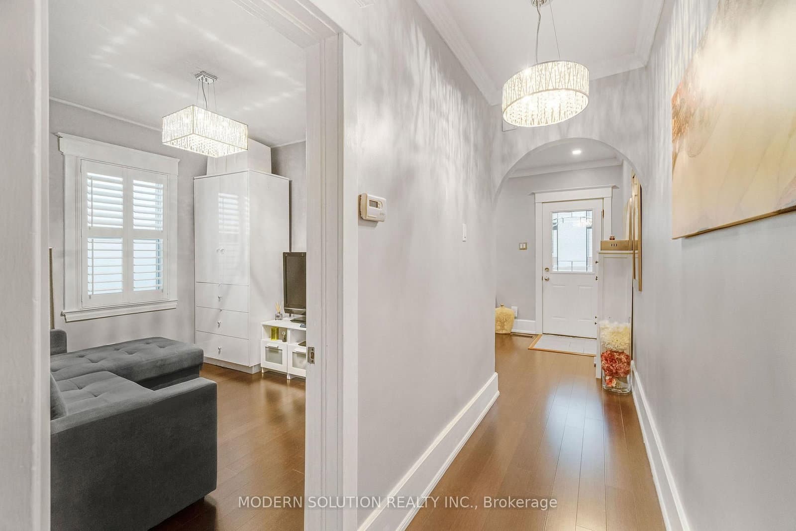 741 Milverton Boulevard thumbnail 10