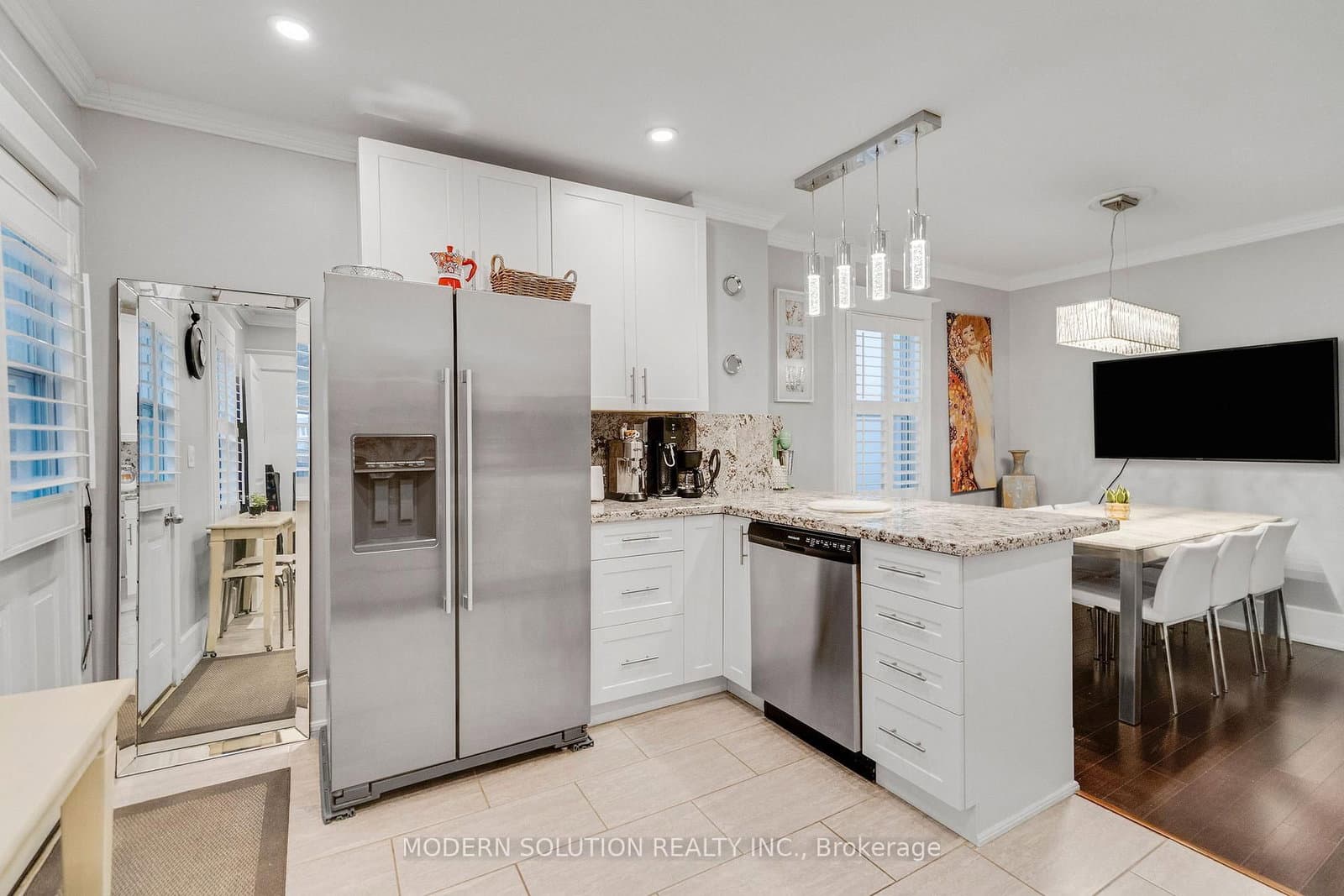 741 Milverton Boulevard thumbnail 14