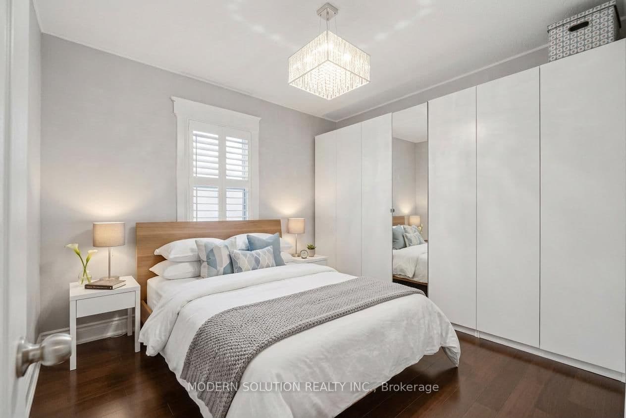 741 Milverton Boulevard thumbnail 17