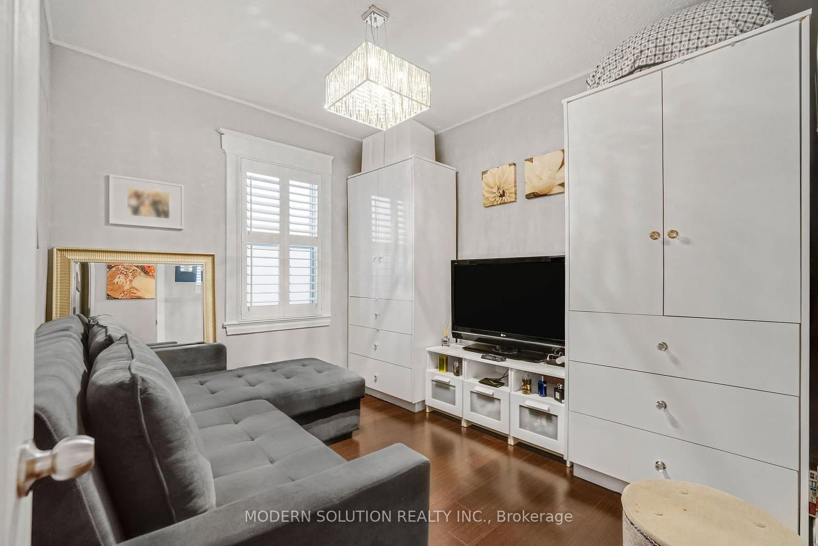 741 Milverton Boulevard thumbnail 18