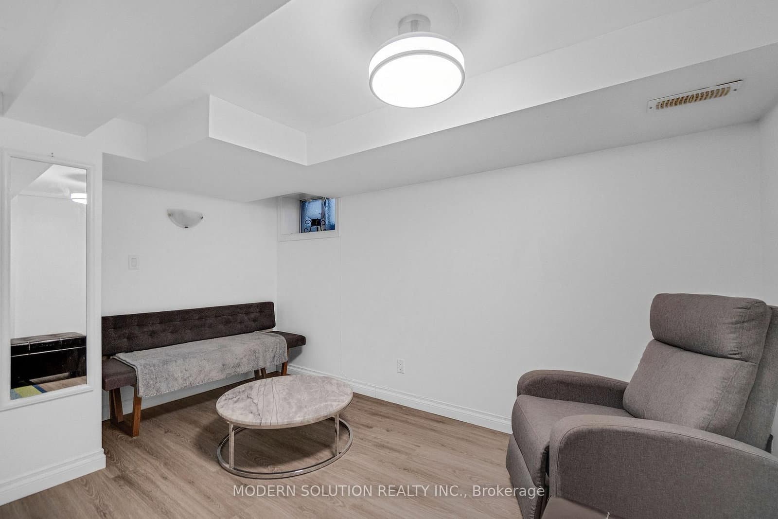 741 Milverton Boulevard thumbnail 24