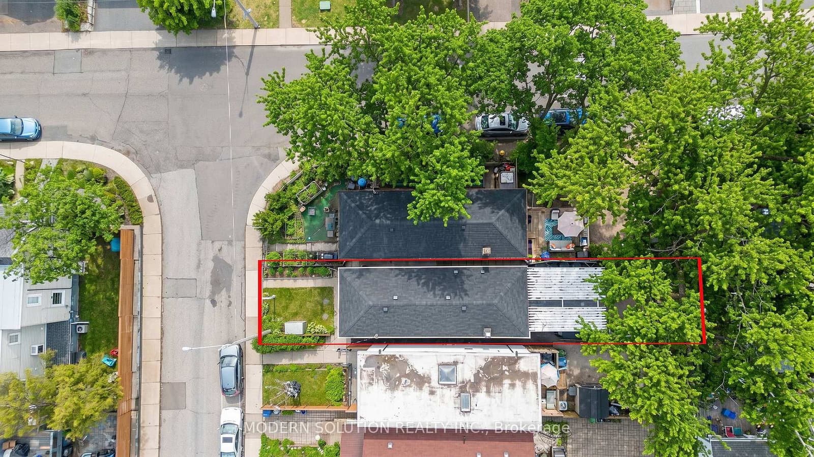 741 Milverton Boulevard thumbnail 4