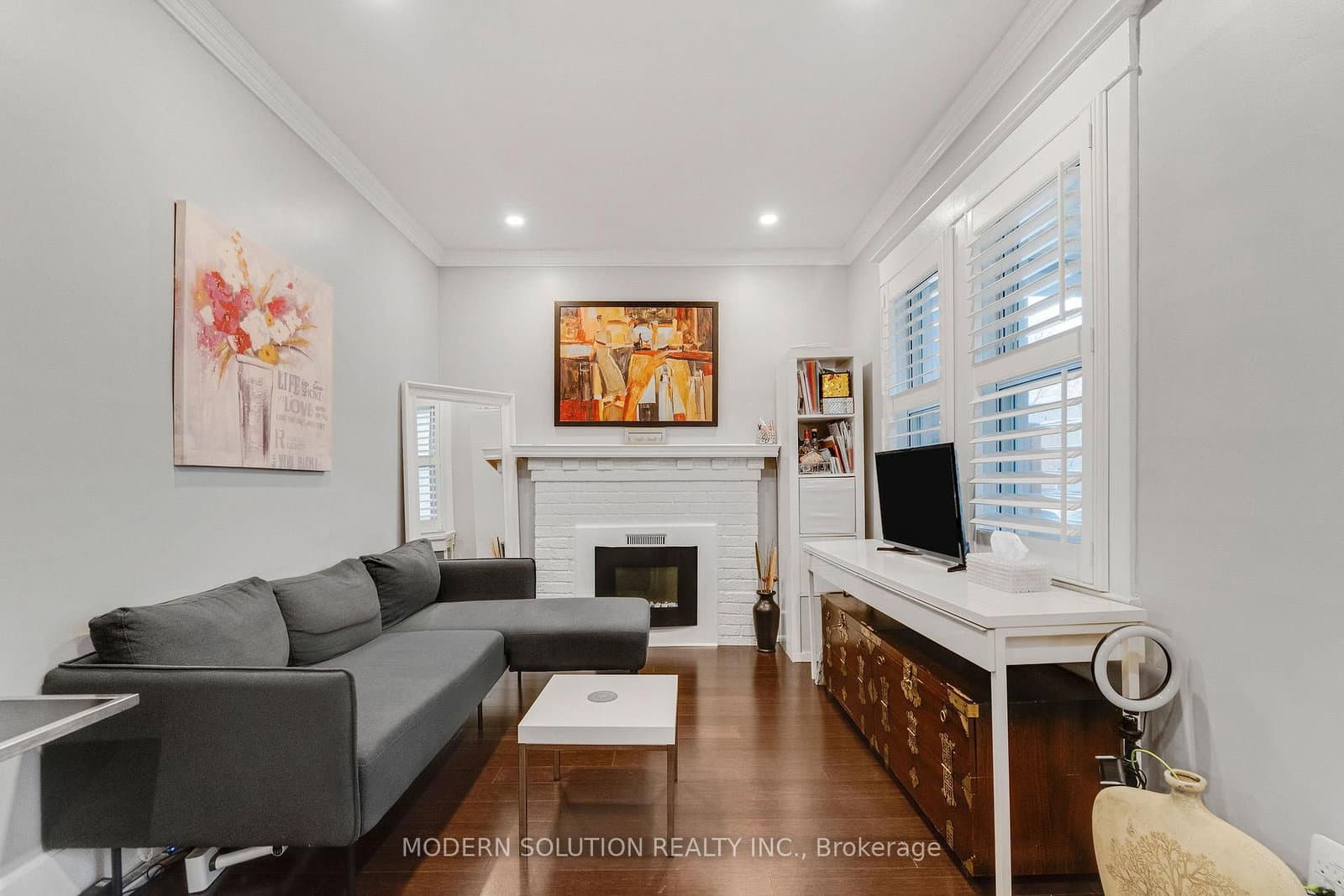 741 Milverton Boulevard thumbnail 9