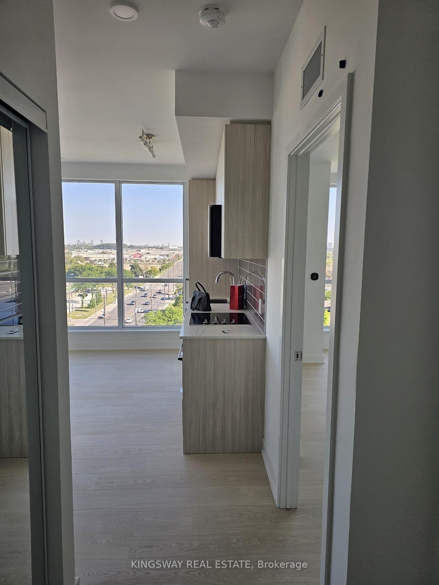 20 Deans Drive, Unit 813 thumbnail 2