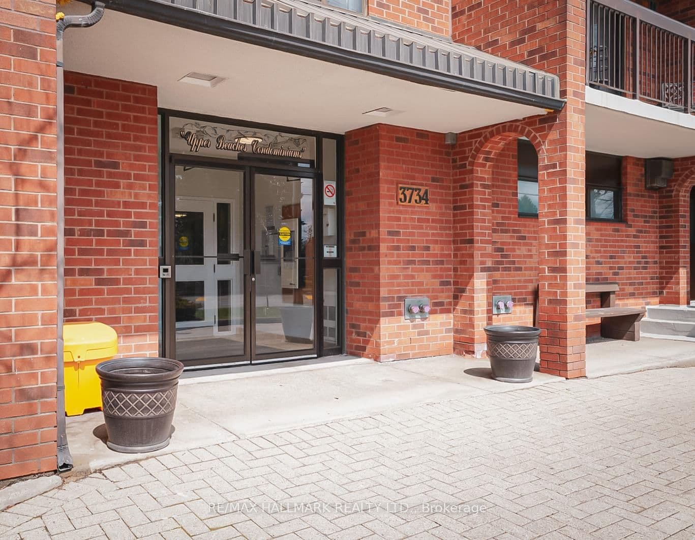 3734 St Clair Avenue E, Unit 203 thumbnail 2