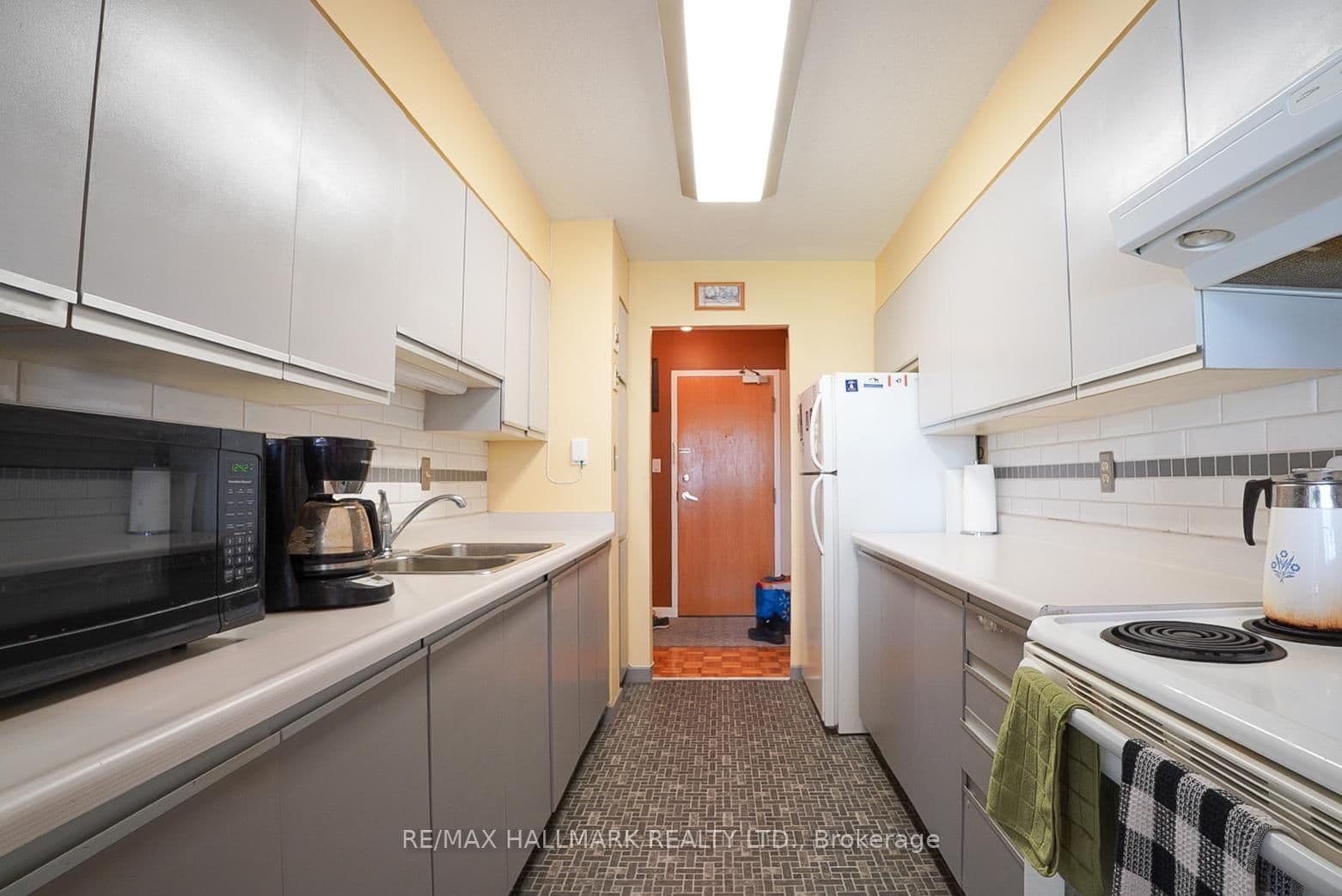 3734 St Clair Avenue E, Unit 203 thumbnail 3