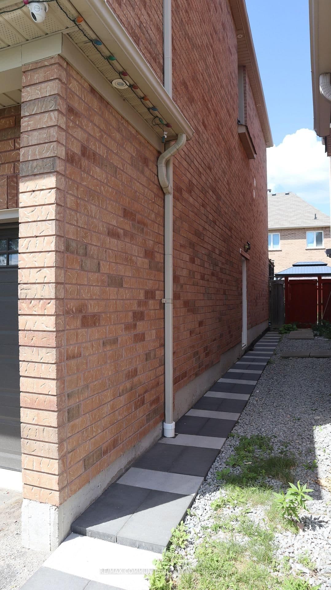 4 Elliottglen Drive, Unit Basement thumbnail 2