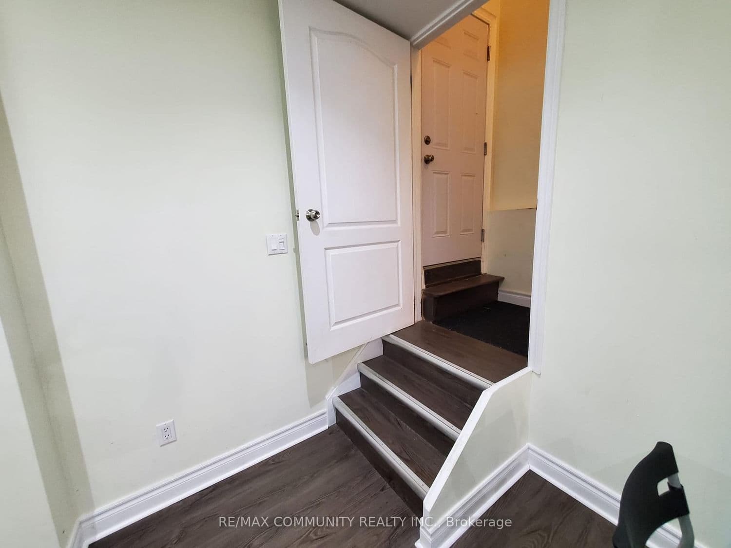4 Elliottglen Drive, Unit Basement thumbnail 3