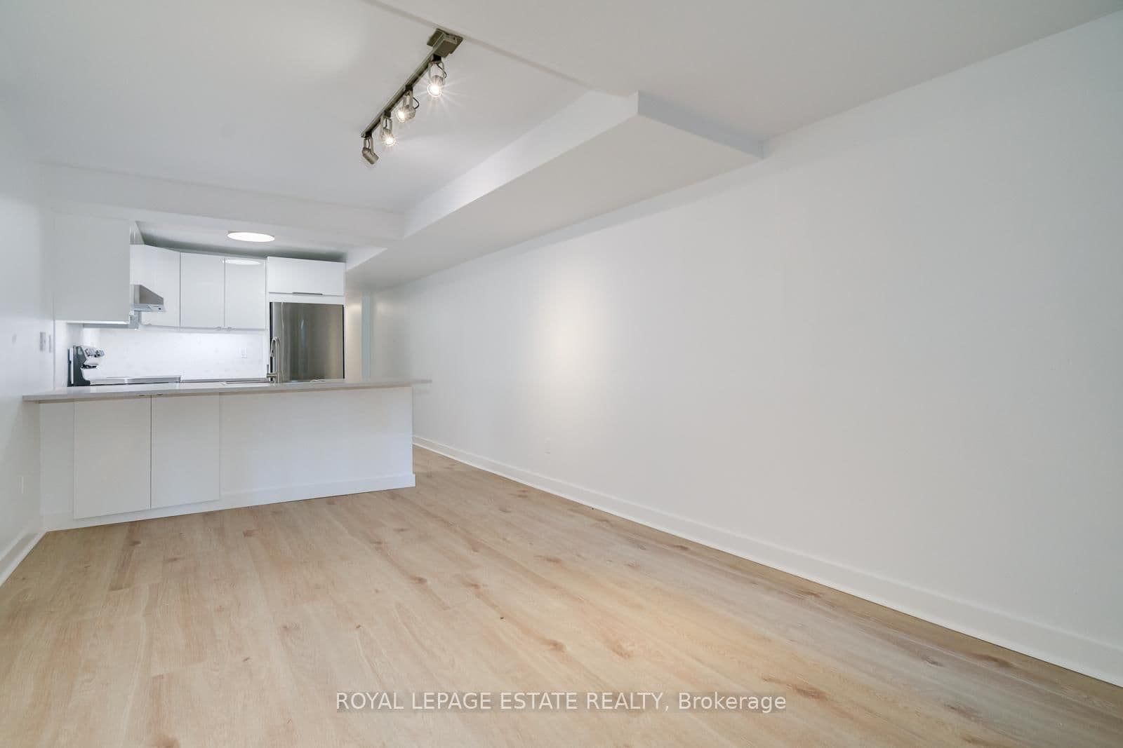 155 Langley Avenue, Unit Lower Level thumbnail 2