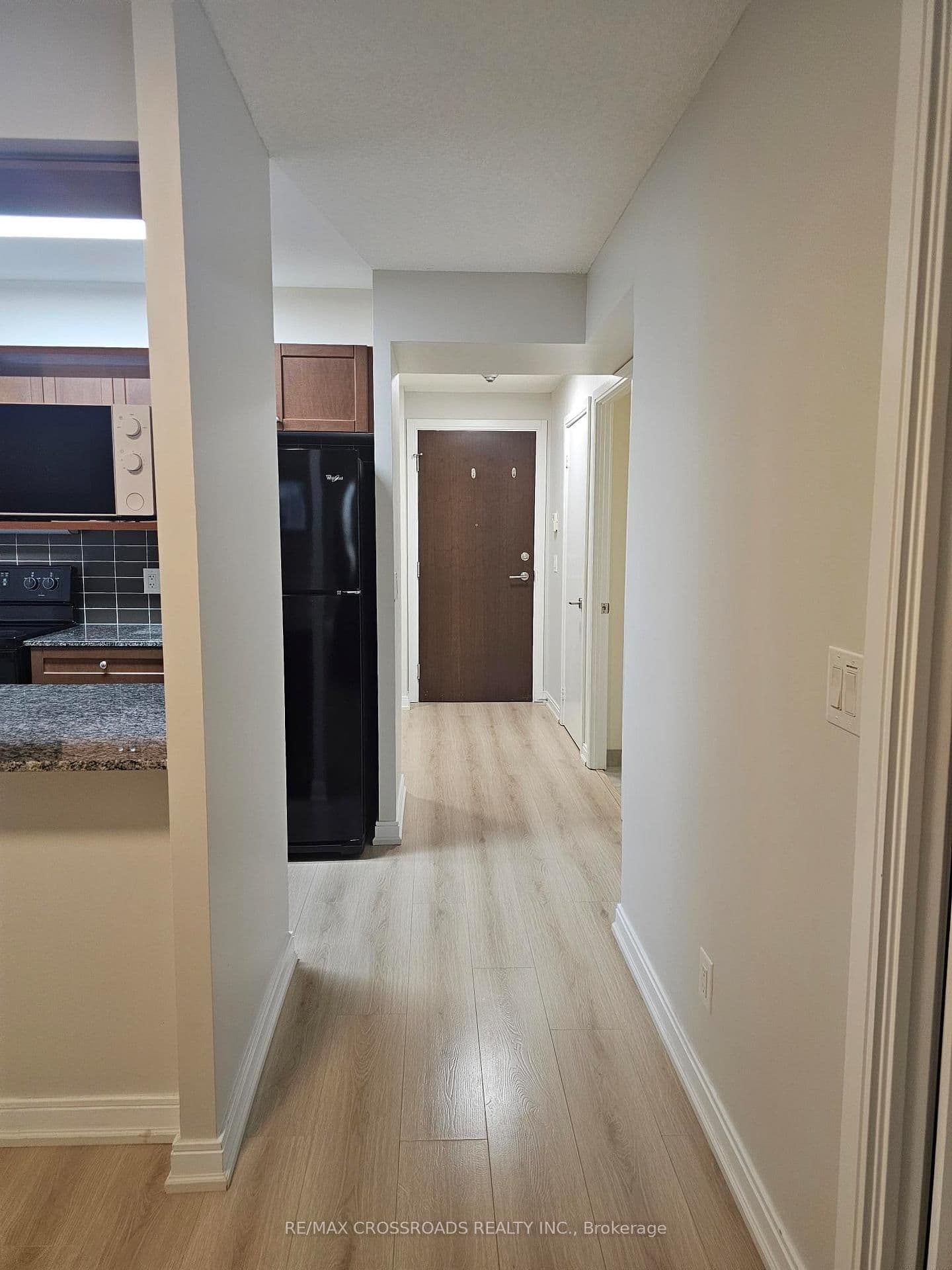 151 Village Green Square, Unit 506 thumbnail 21