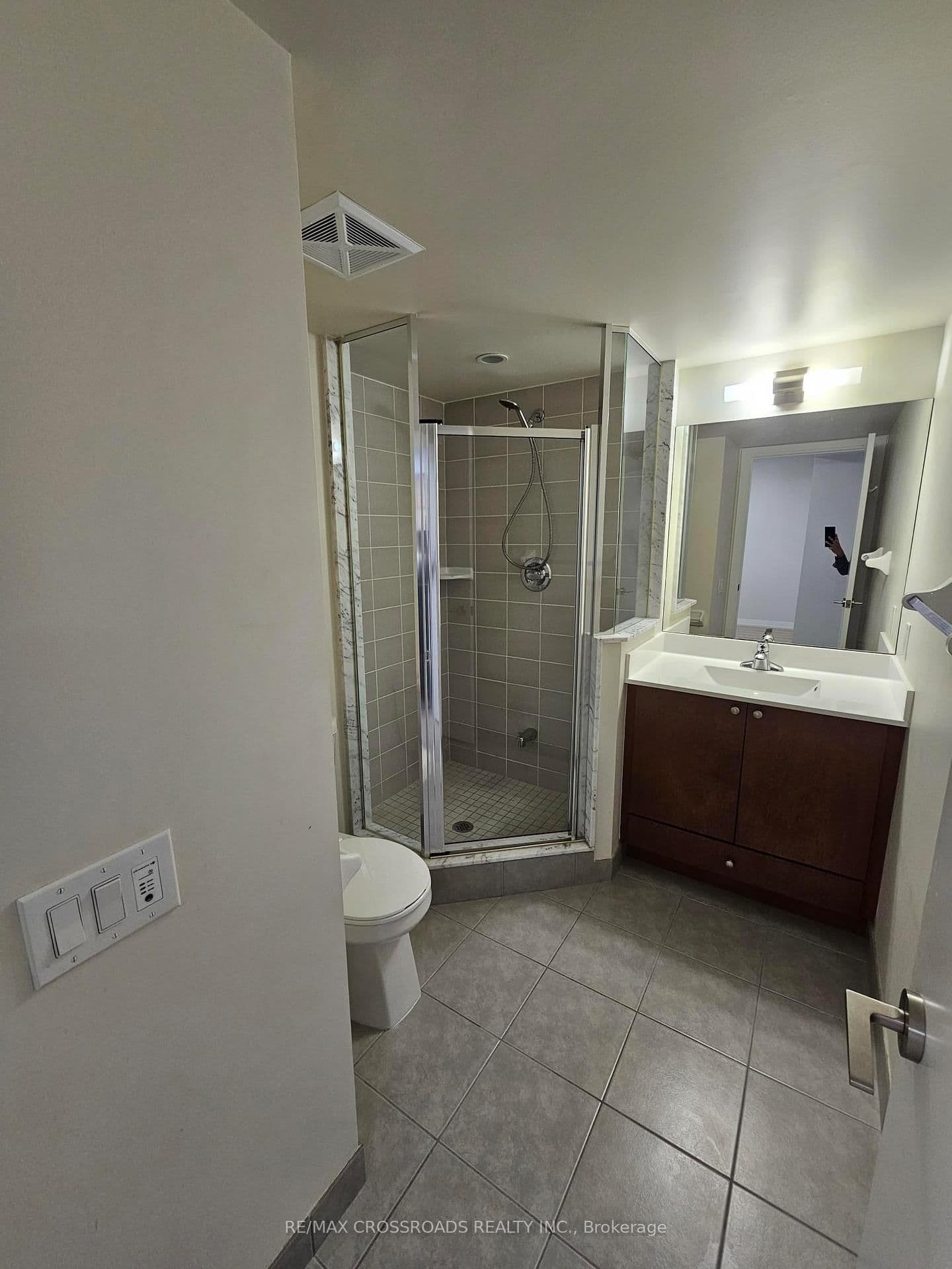 151 Village Green Square, Unit 506 thumbnail 22