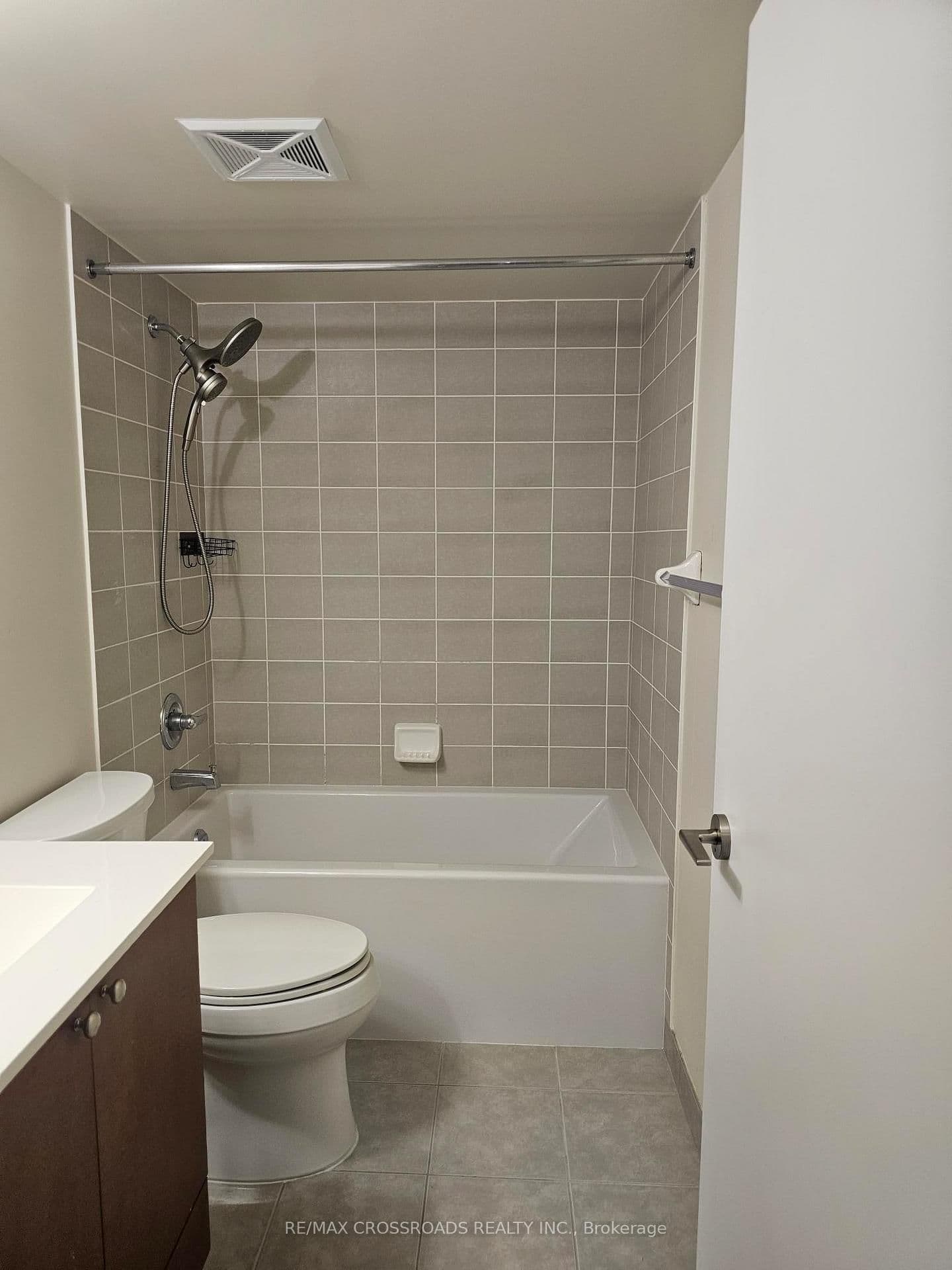 151 Village Green Square, Unit 506 thumbnail 30