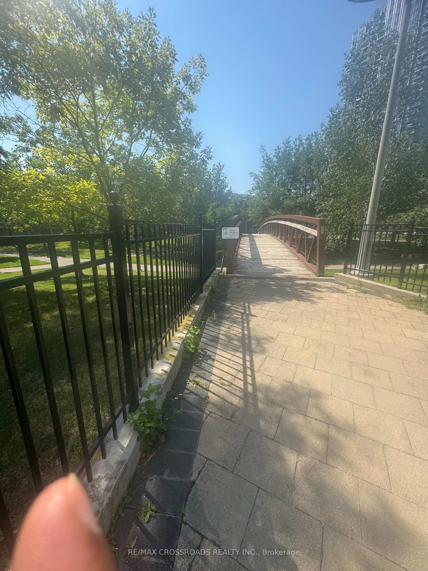 151 Village Green Square, Unit 506 thumbnail 35