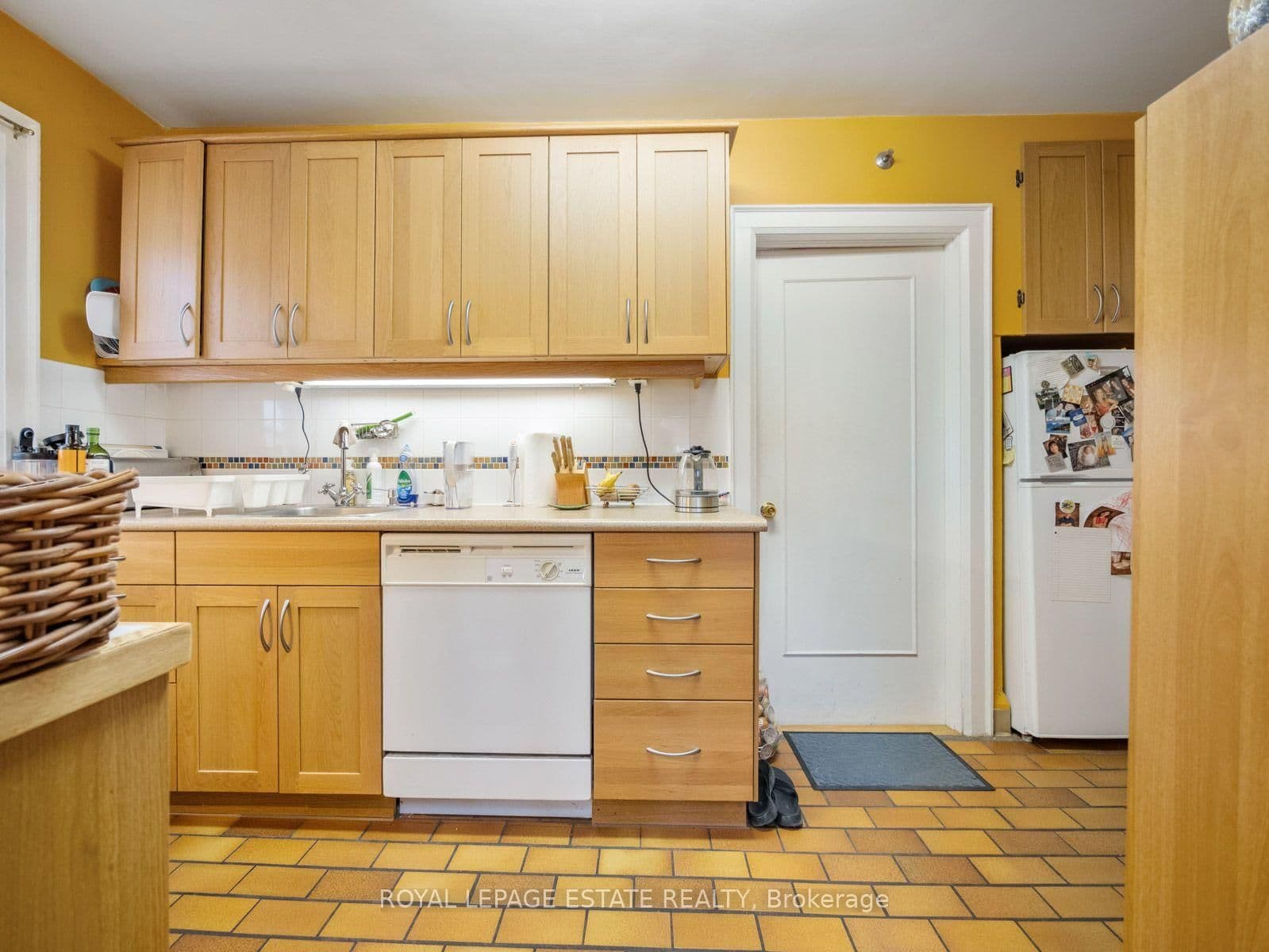 2275 Queen Street E thumbnail 10