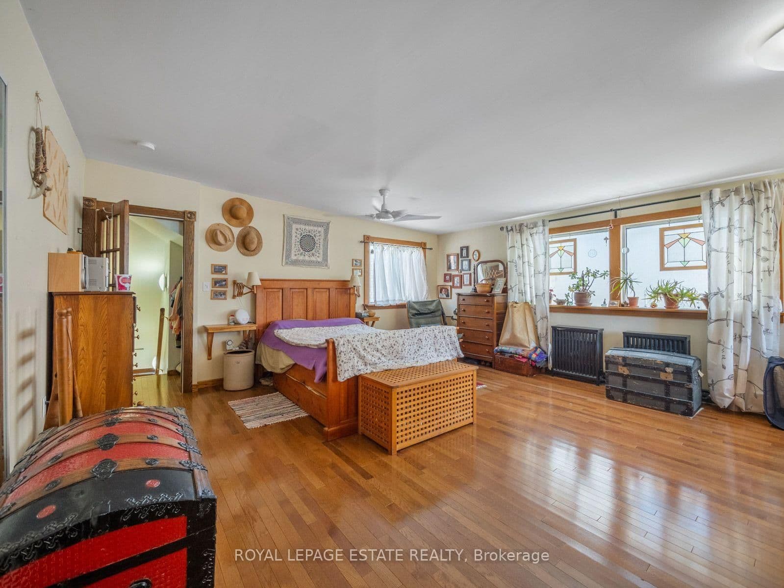 2275 Queen Street E thumbnail 32