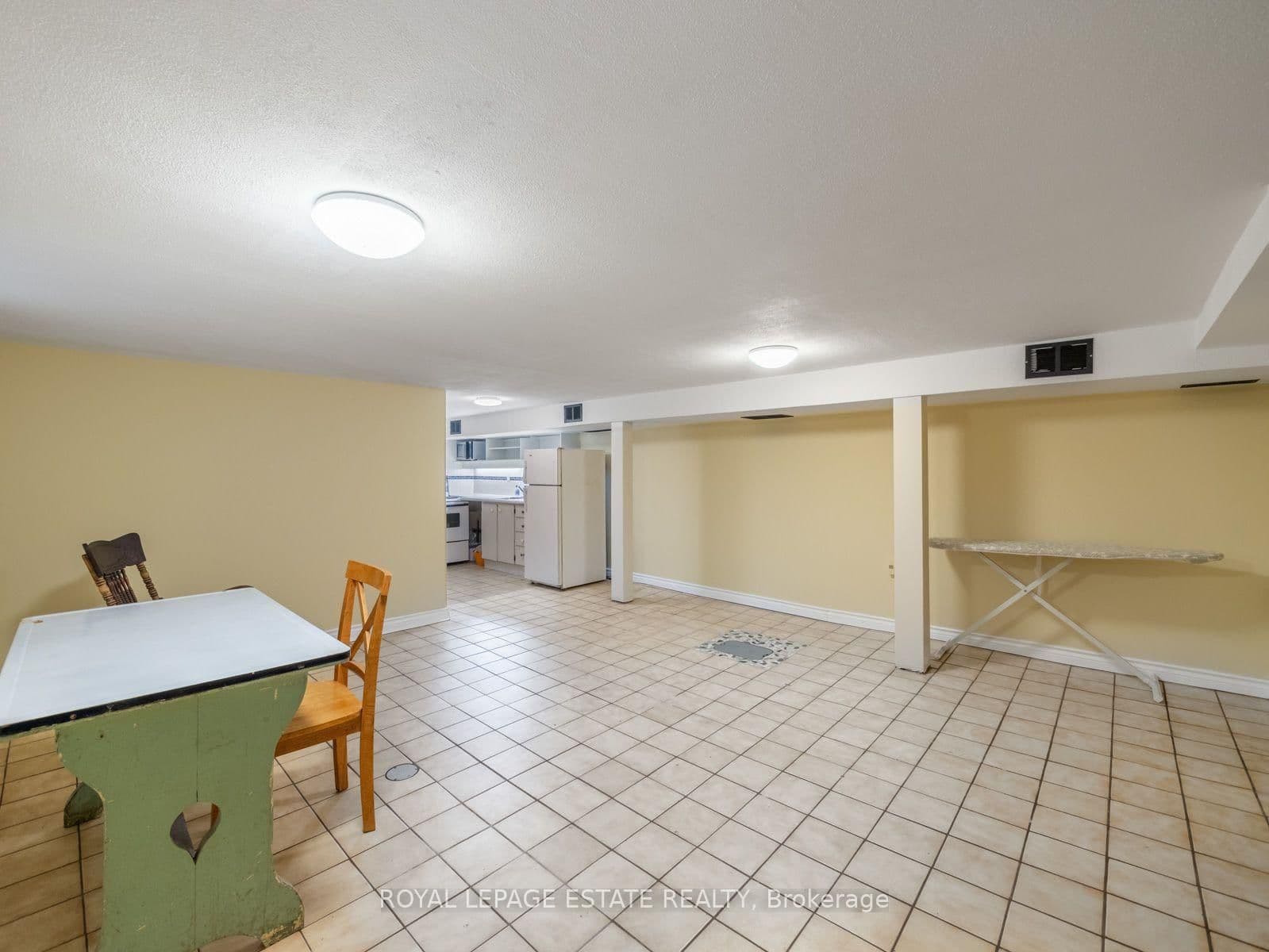 2275 Queen Street E thumbnail 36